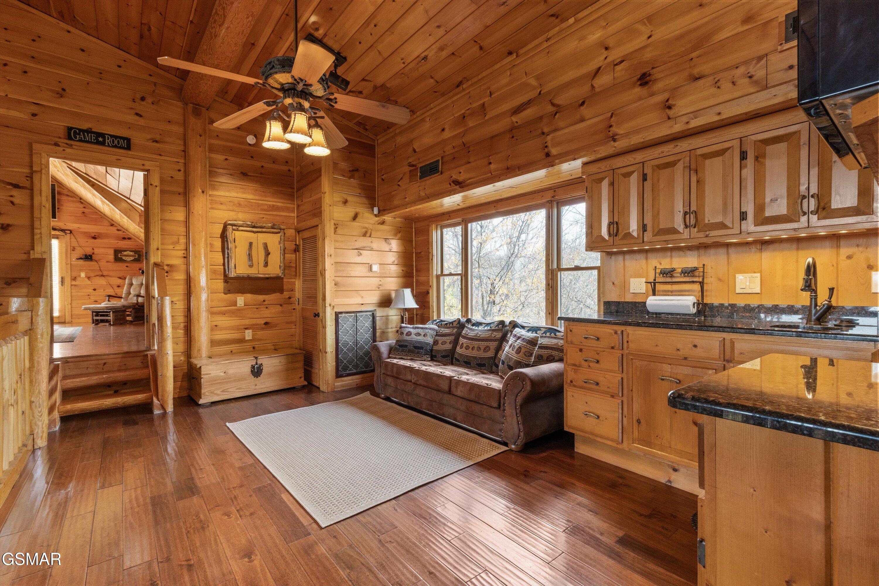 2436 Smoky Vista Way Sevierville TN 37862