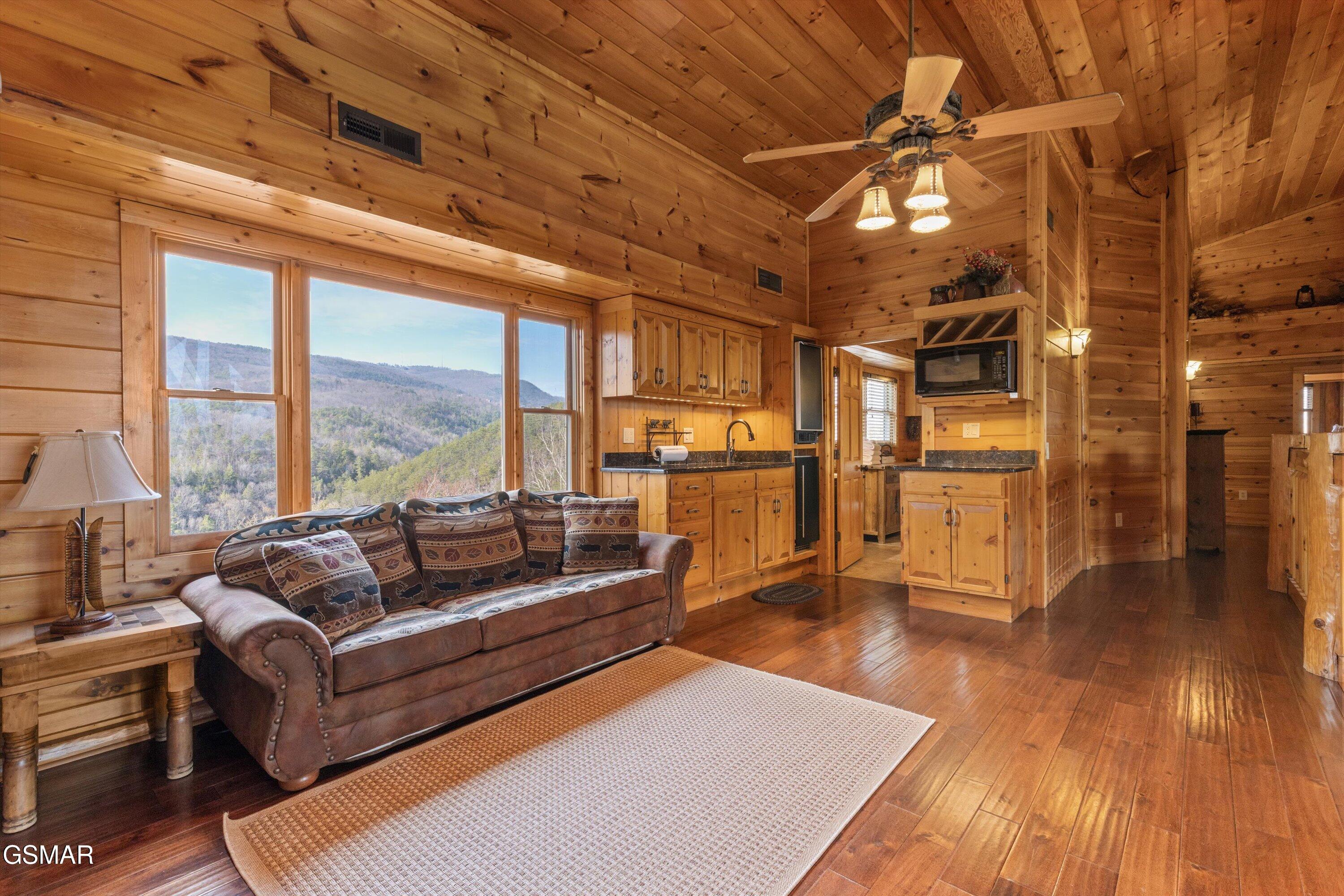 2436 Smoky Vista Way Sevierville TN 37862