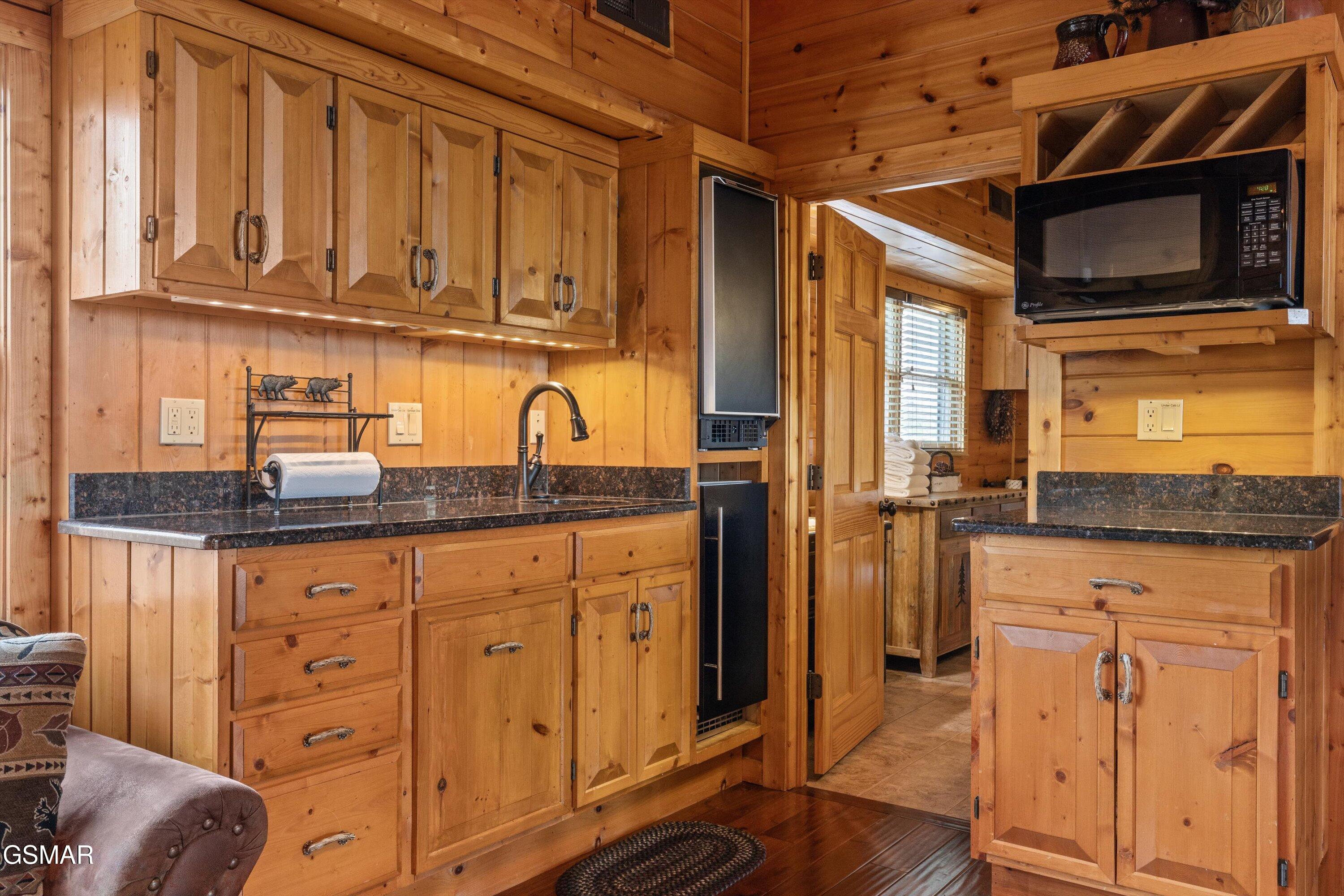2436 Smoky Vista Way Sevierville TN 37862