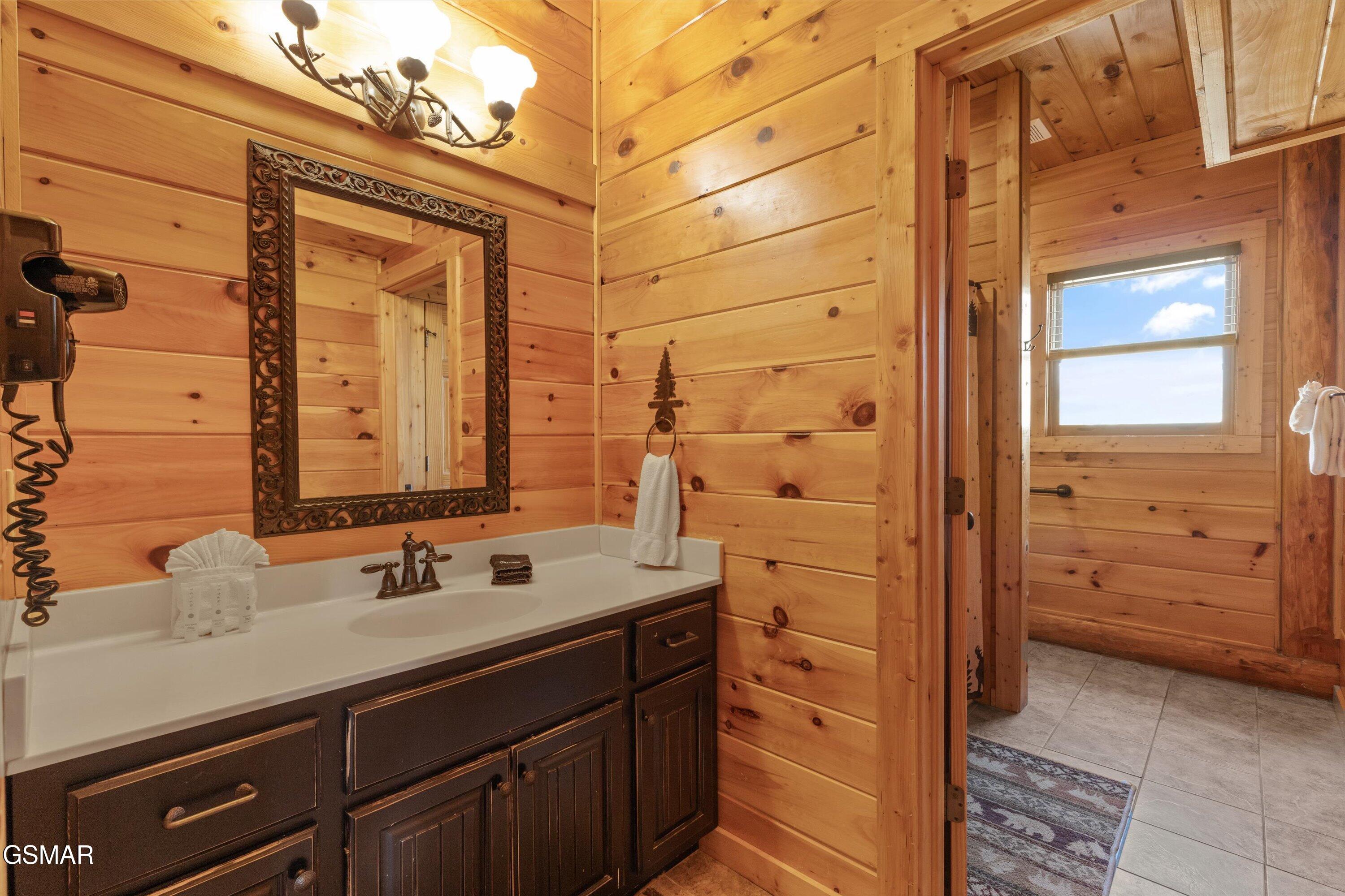 2436 Smoky Vista Way Sevierville TN 37862