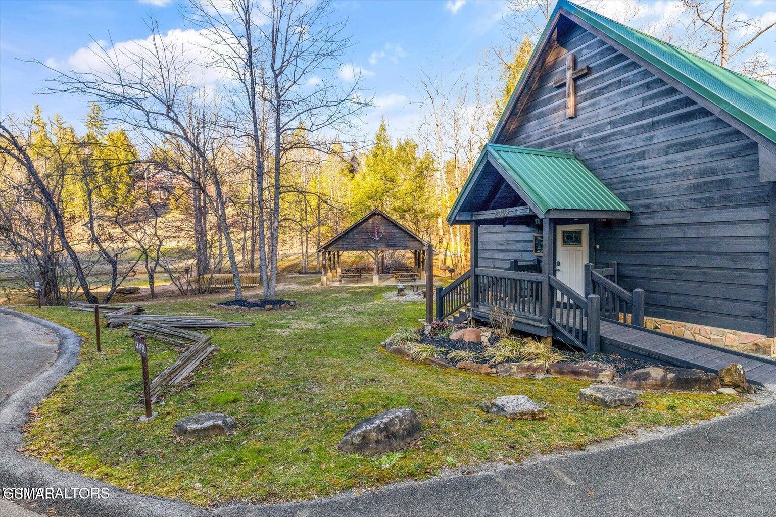 2436 Smoky Vista Way Sevierville TN 37862