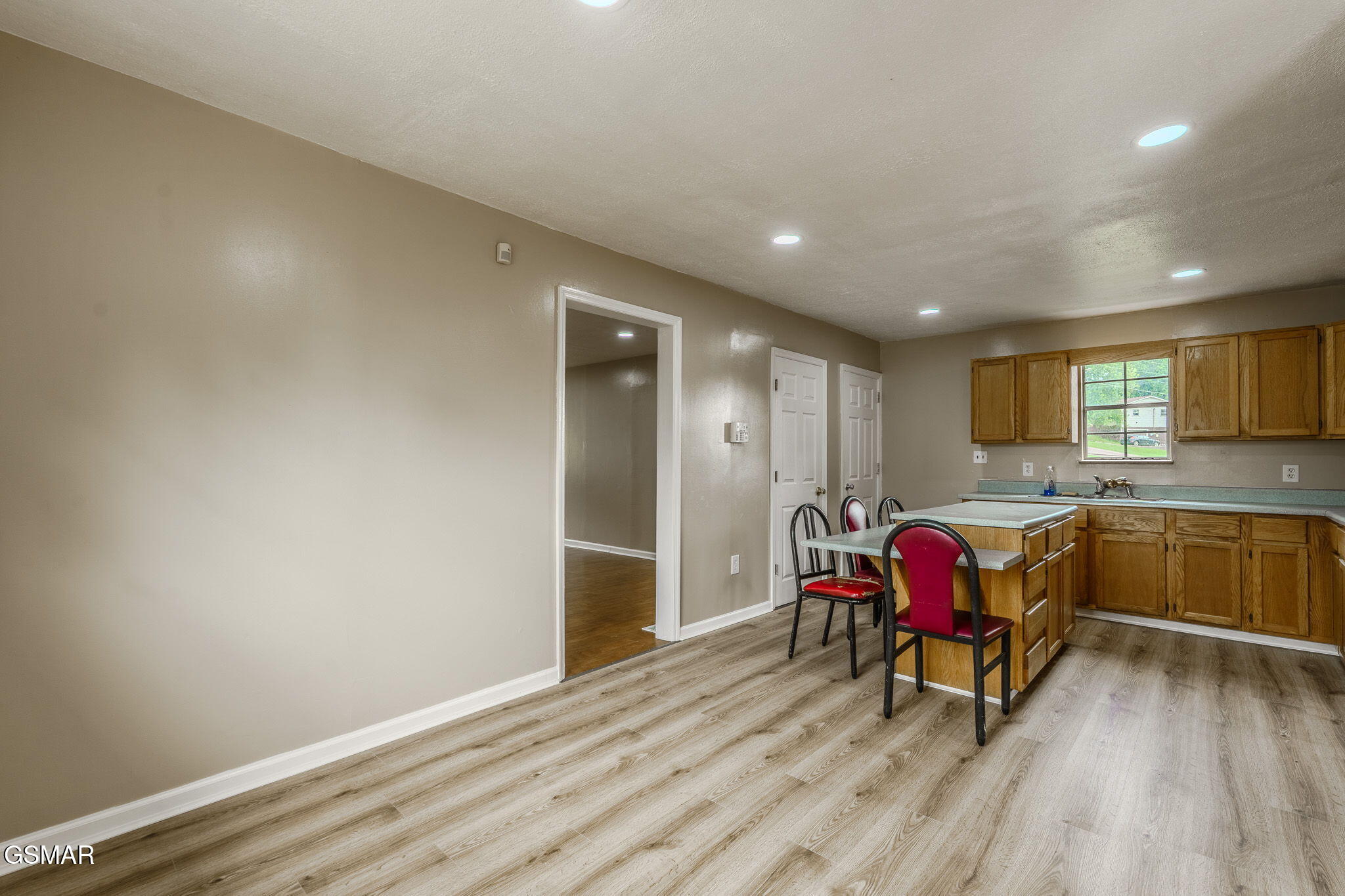 910 Lloyd Street Morristown TN 37814