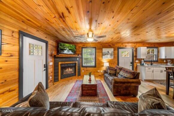 4151 Oak Ridge Street Pigeon Forge TN 37863