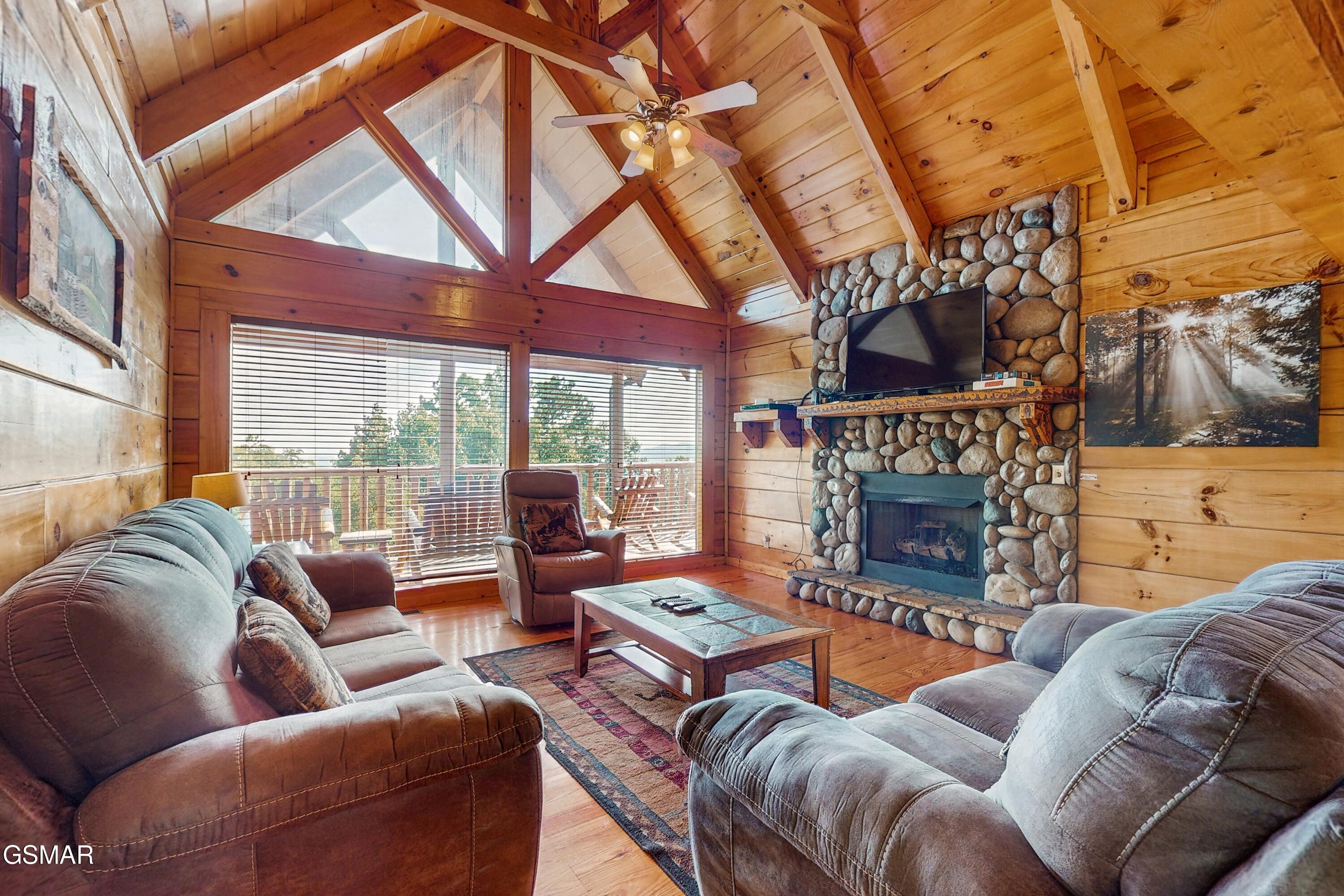 3221 Engle Town Road Sevierville TN 37862