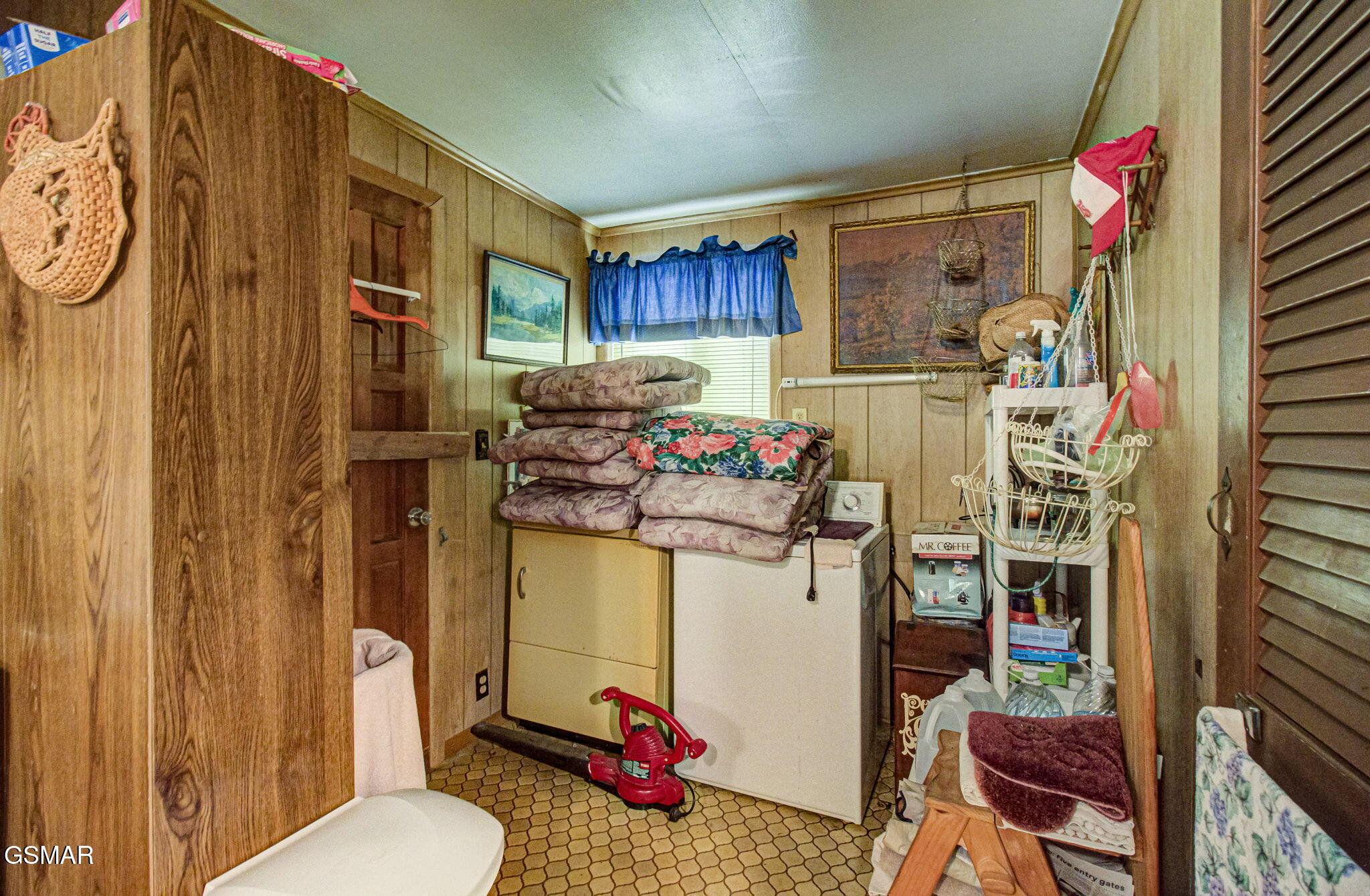 1909 Cheyene Trail Dandridge TN 37725