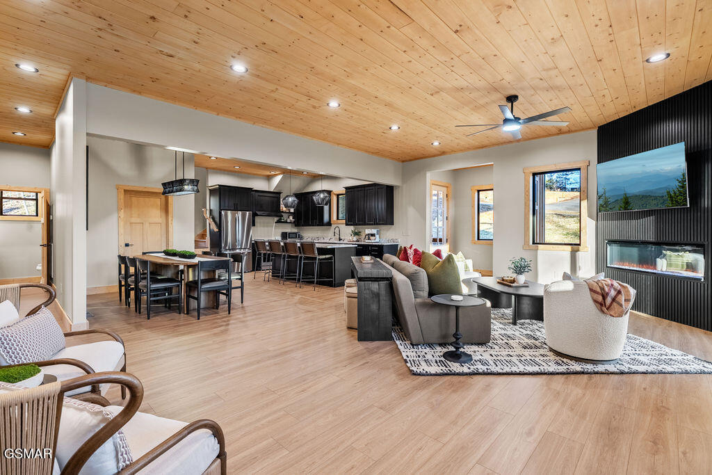 2221 Legend Drive Sevierville TN 37876