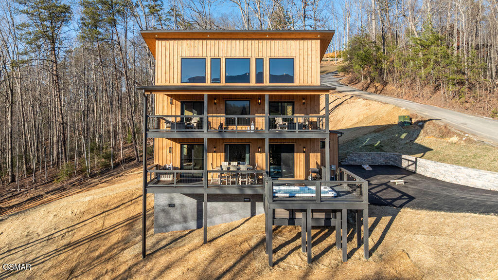 2221 Legend Drive Sevierville TN 37876