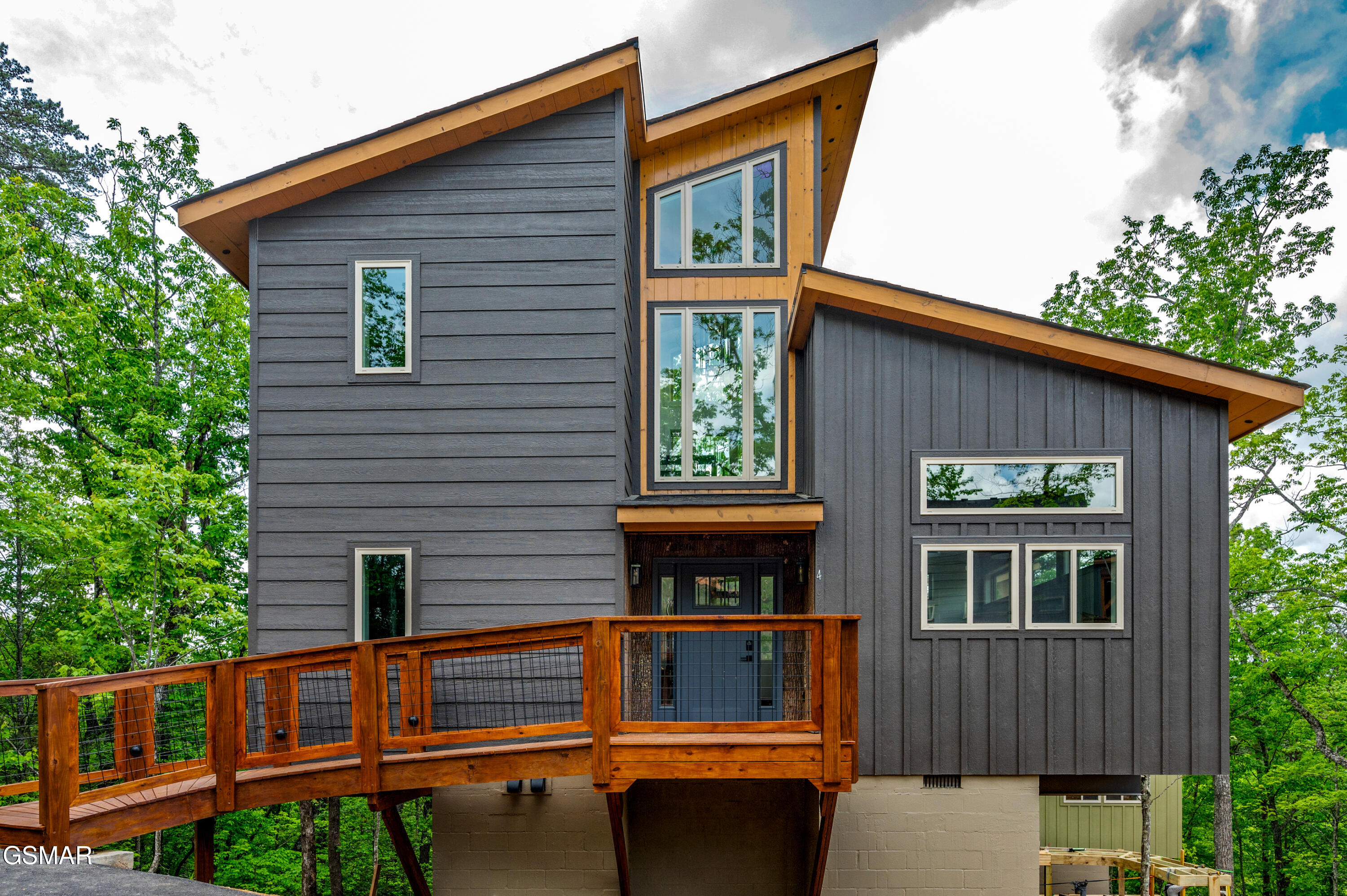 2385 Forge Hideaway Loop Pigeon Forge TN 37863