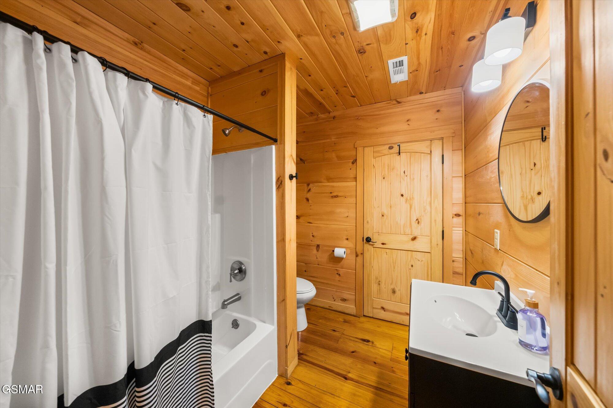 3616 Henry Town Road Sevierville TN 37876