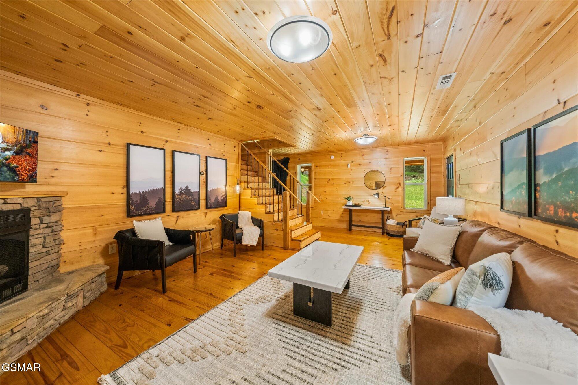 3616 Henry Town Road Sevierville TN 37876