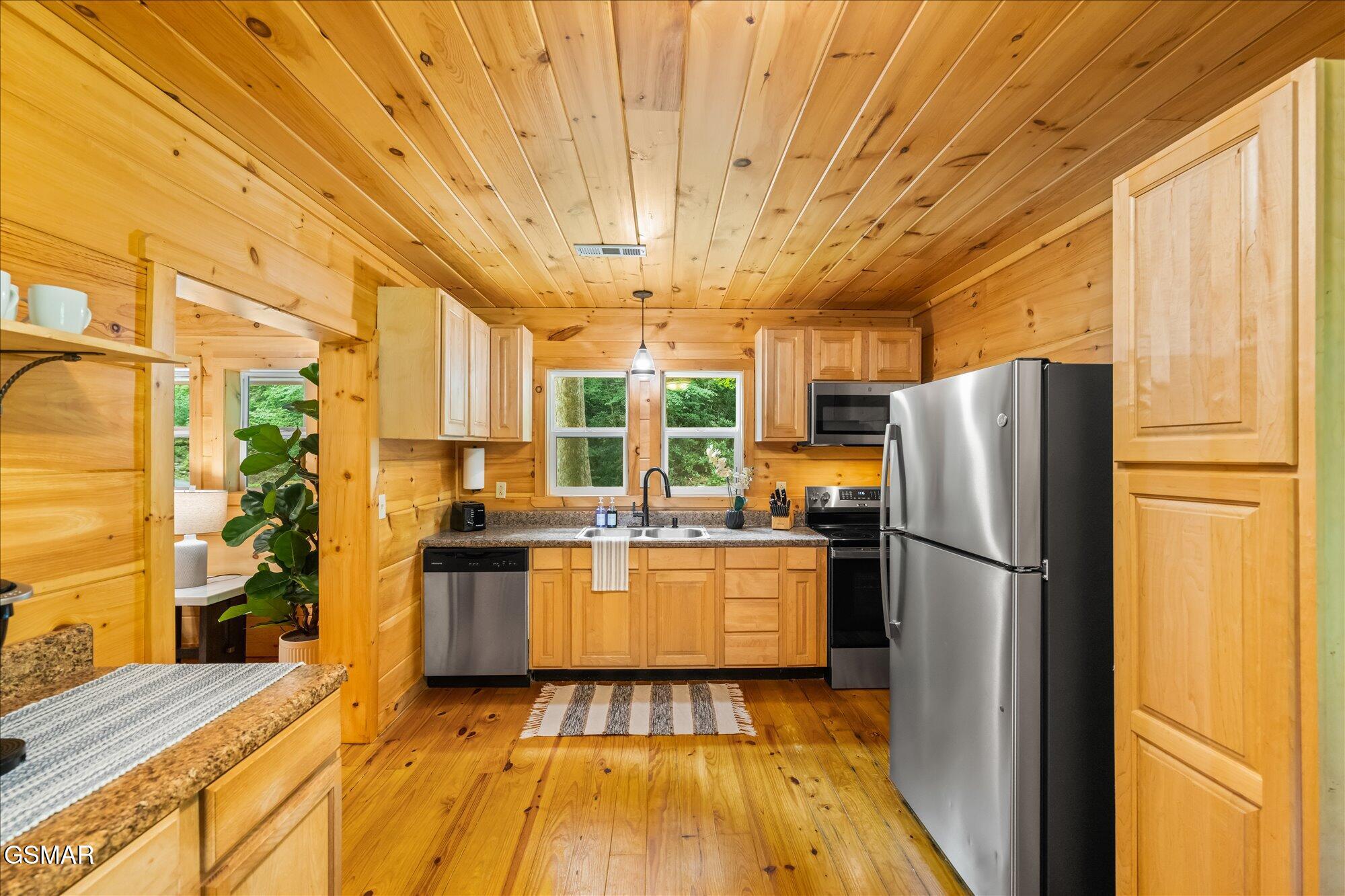 3616 Henry Town Road Sevierville TN 37876