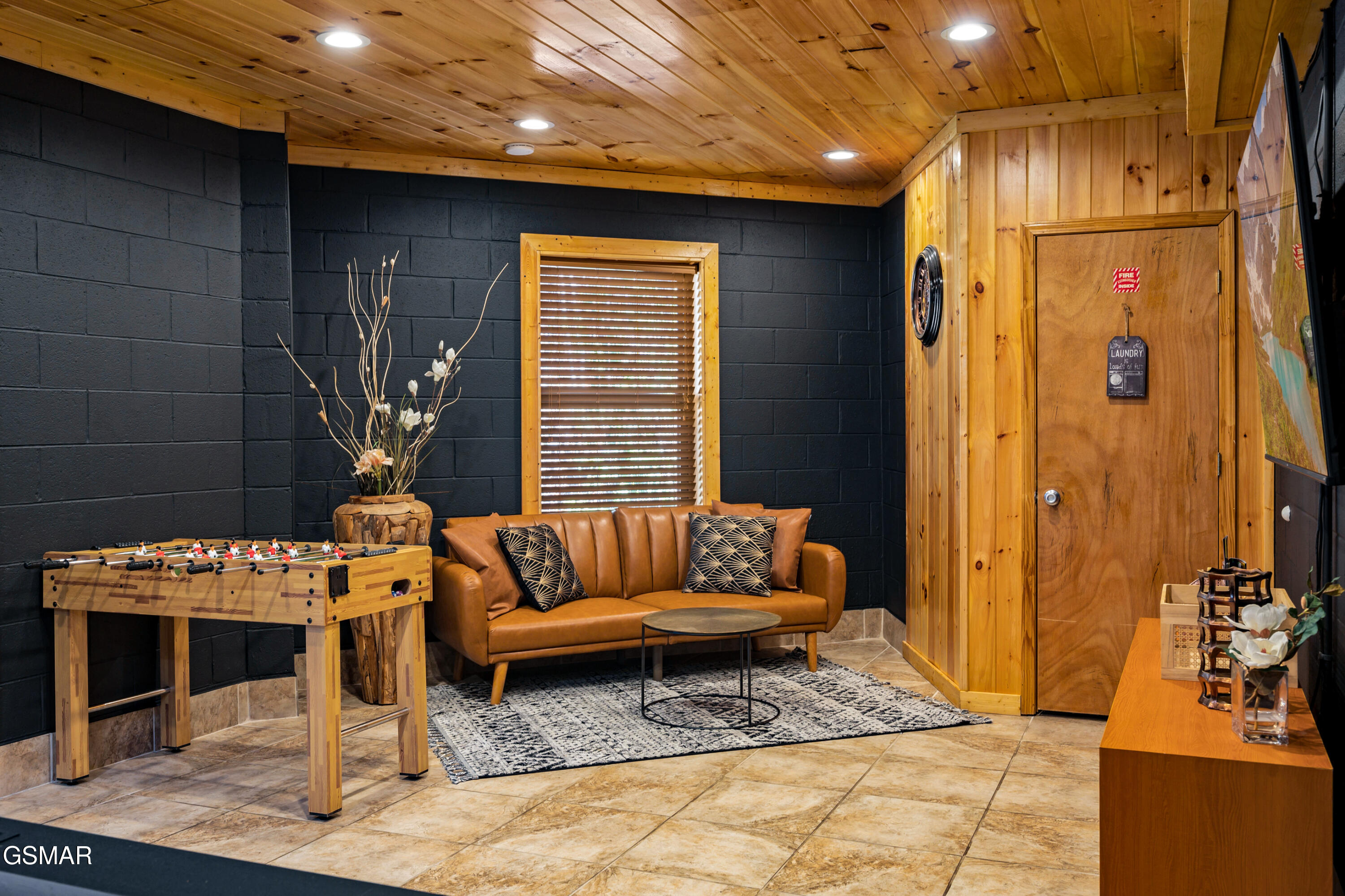 1048 E Foothills Drive Gatlinburg TN 37738