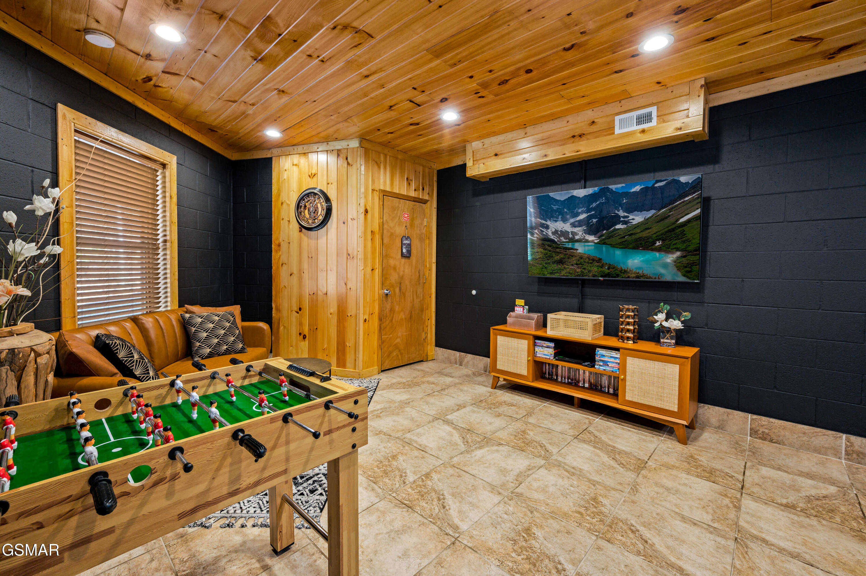 1048 E Foothills Drive Gatlinburg TN 37738