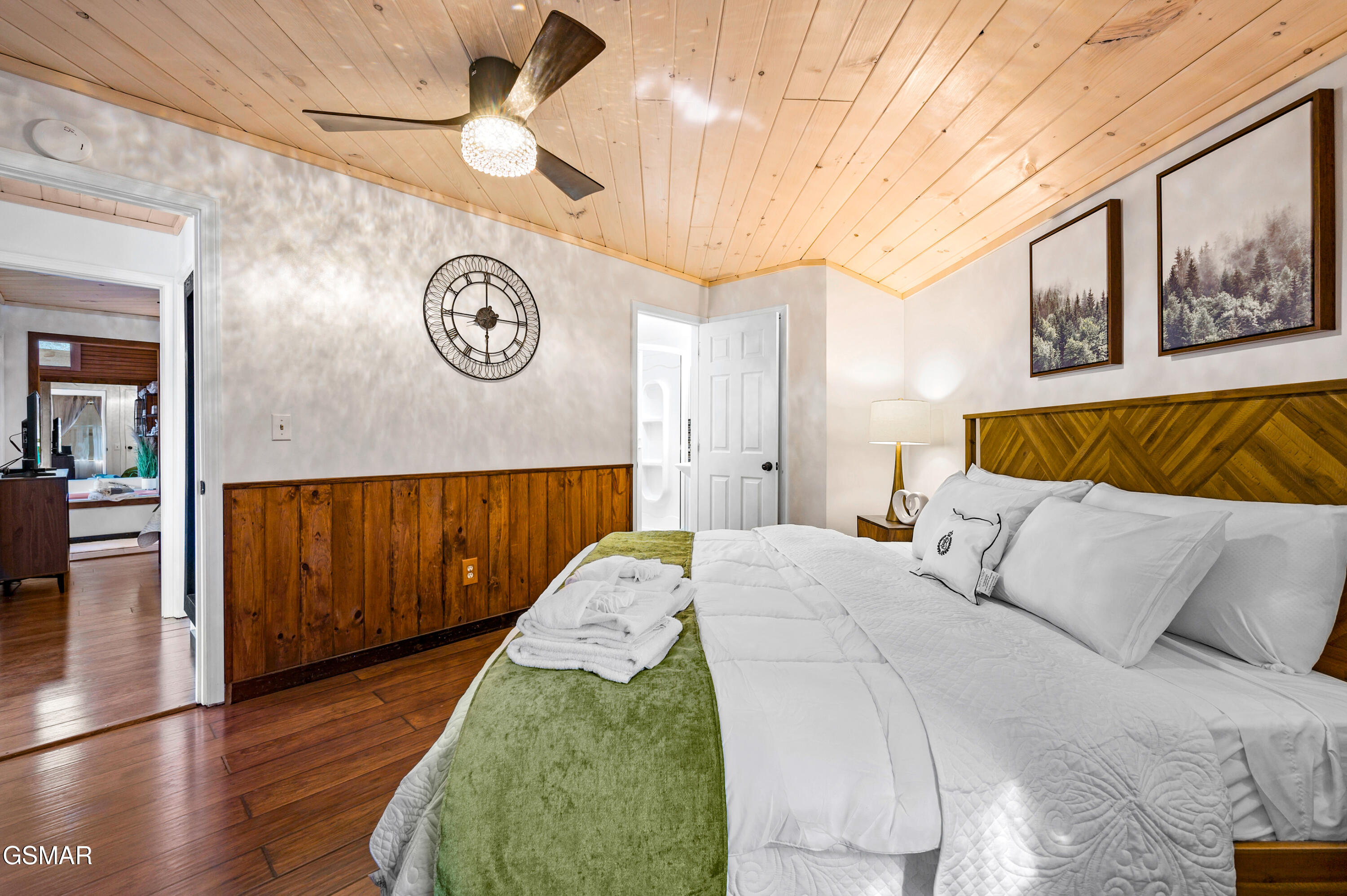 1048 E Foothills Drive Gatlinburg TN 37738