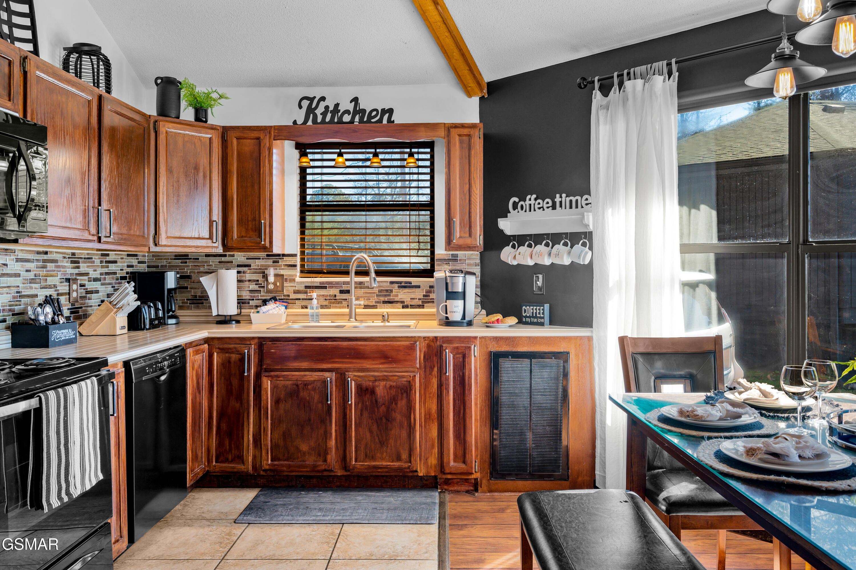 1048 E Foothills Drive Gatlinburg TN 37738