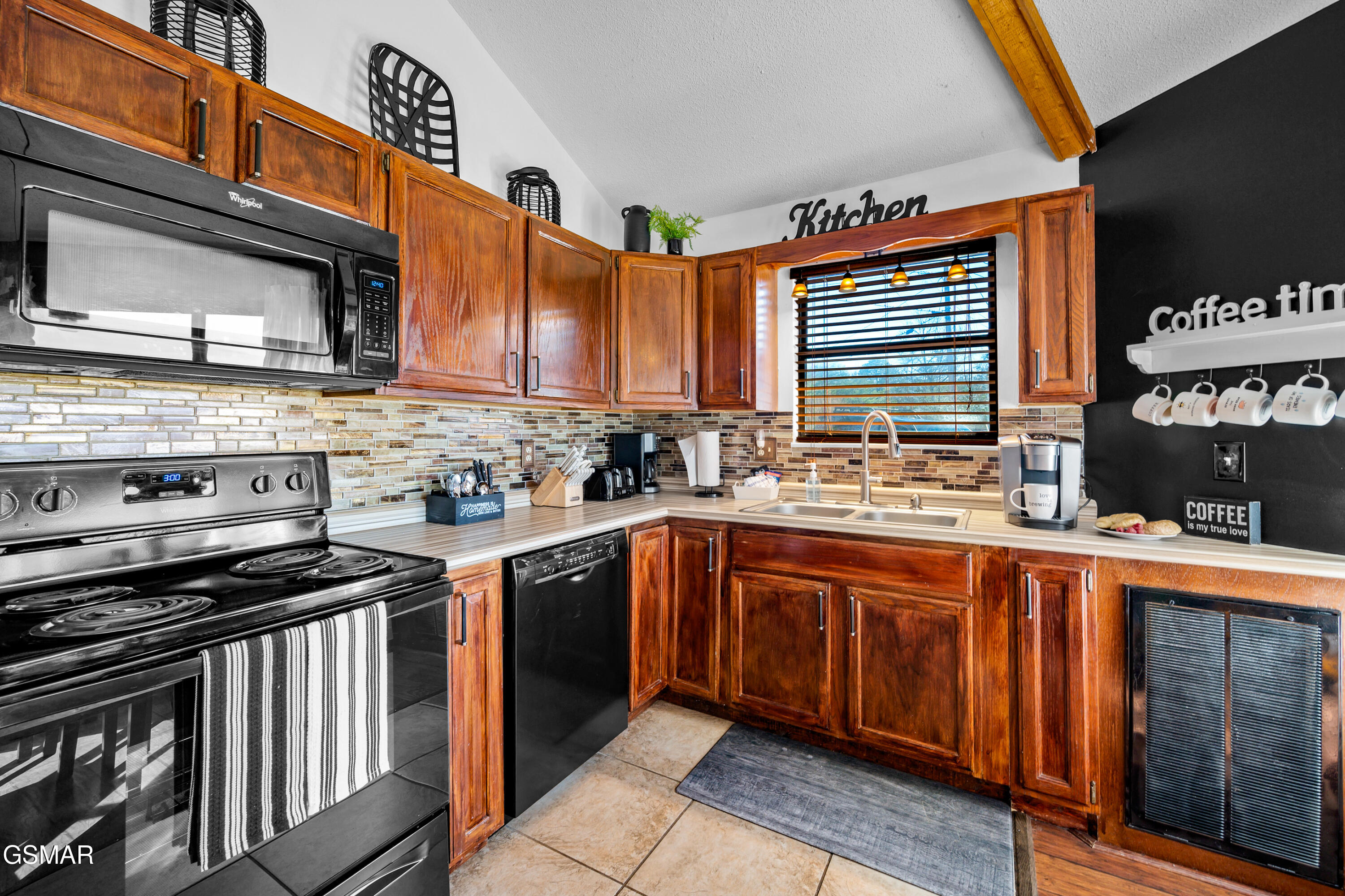 1048 E Foothills Drive Gatlinburg TN 37738