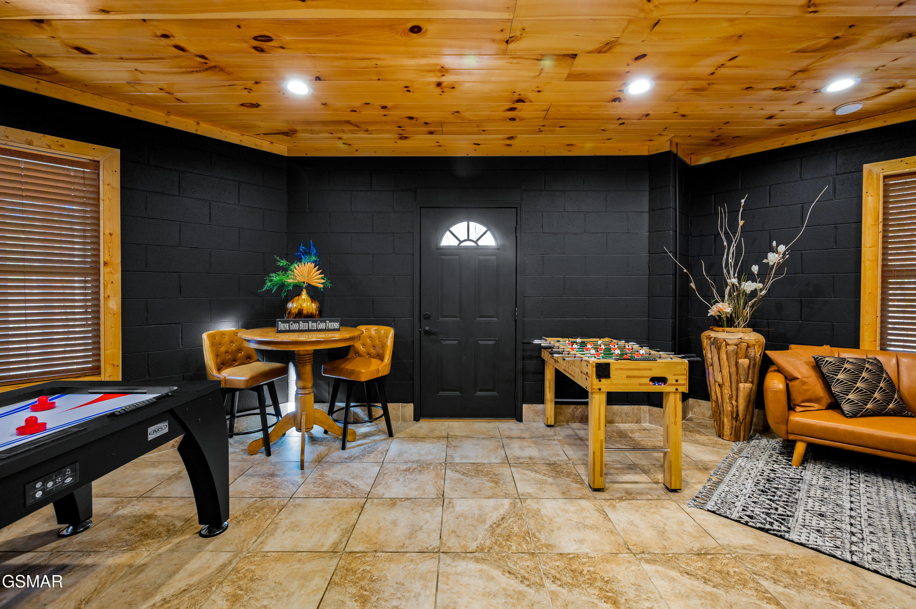 1048 E Foothills Drive Gatlinburg TN 37738