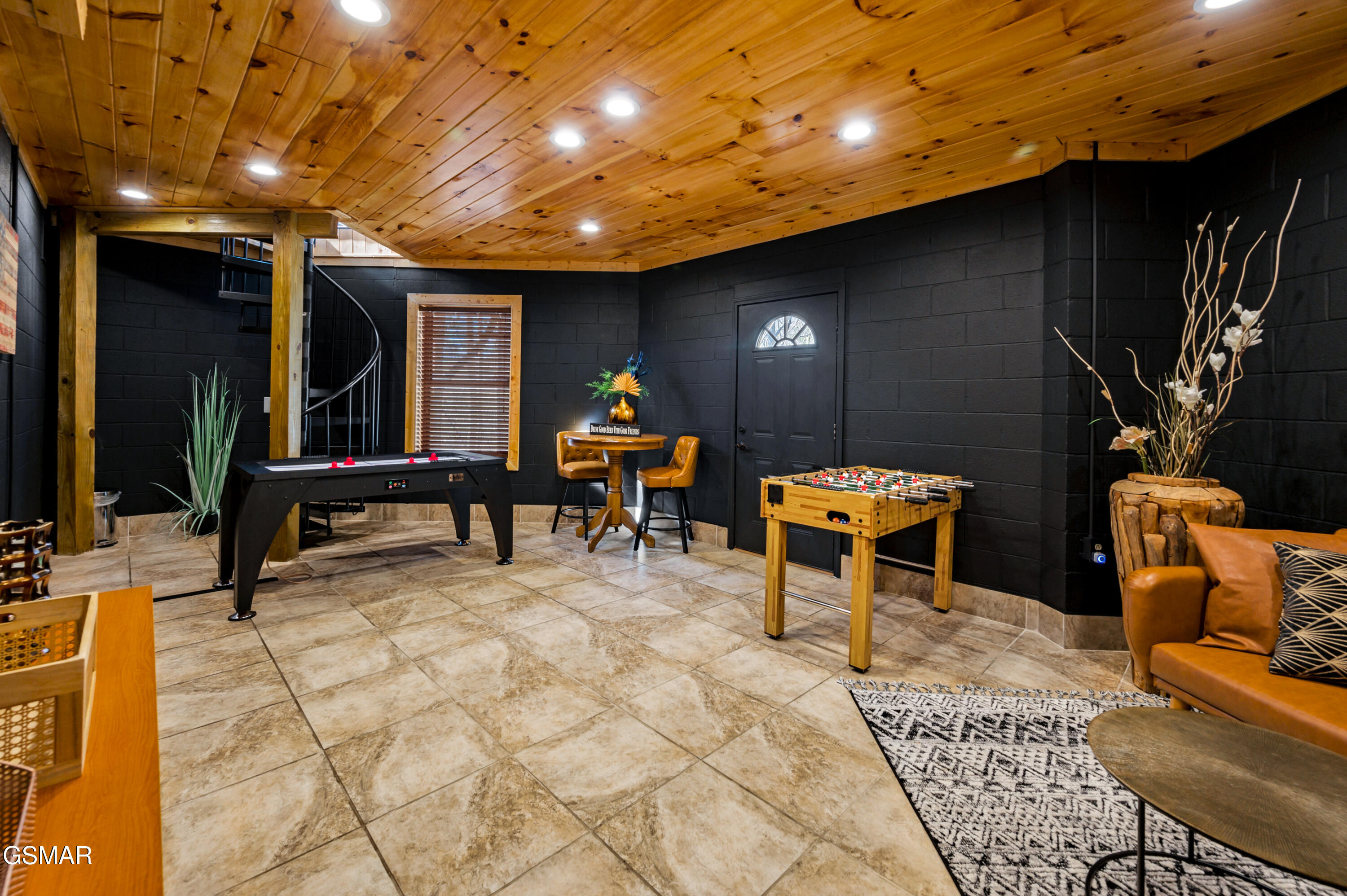 1048 E Foothills Drive Gatlinburg TN 37738
