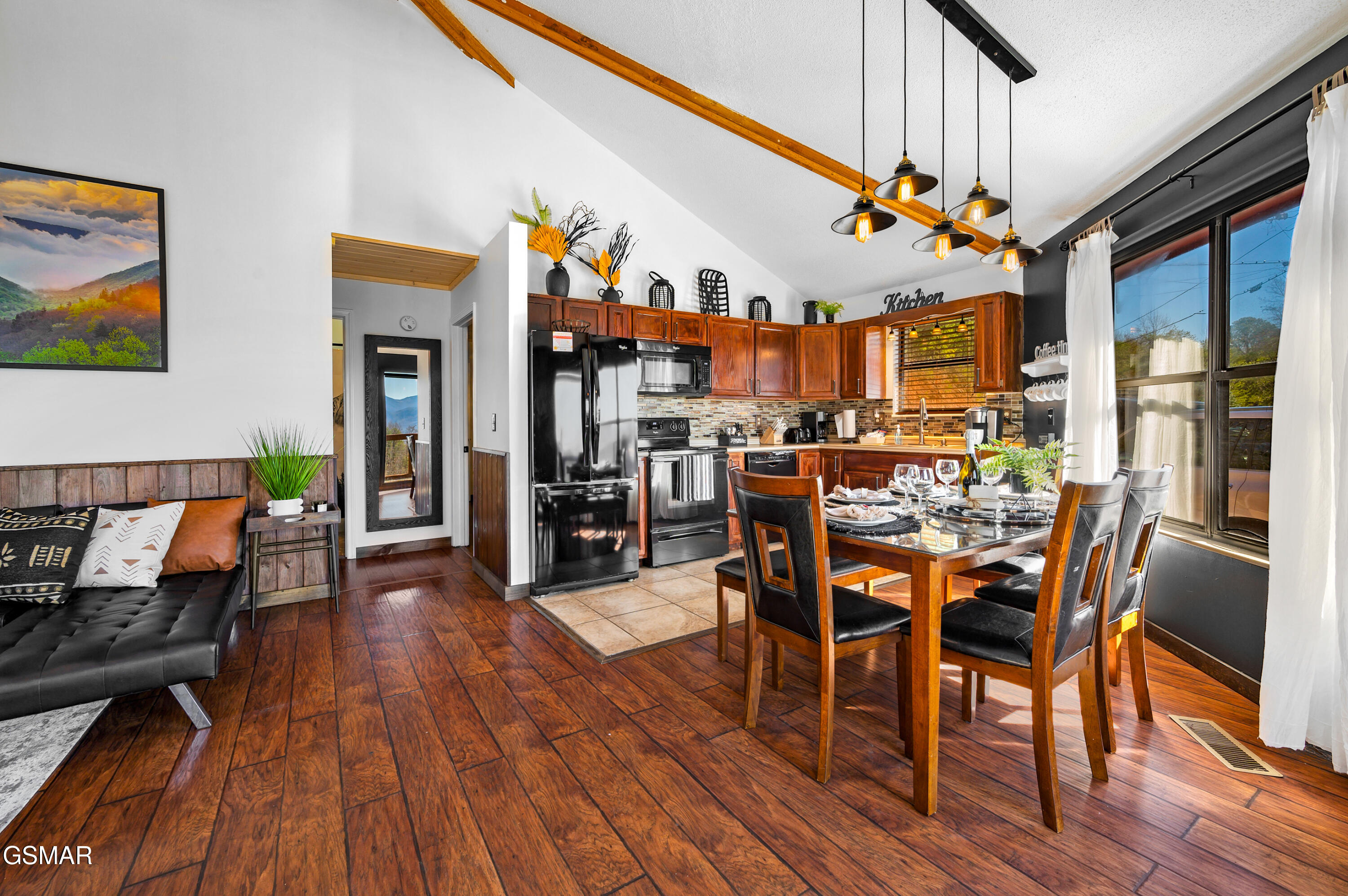 1048 E Foothills Drive Gatlinburg TN 37738