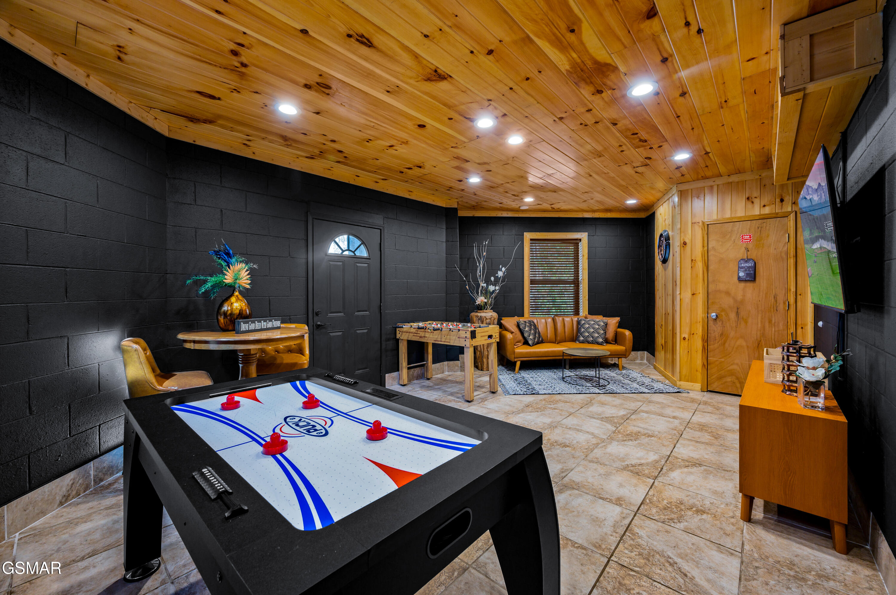 1048 E Foothills Drive Gatlinburg TN 37738