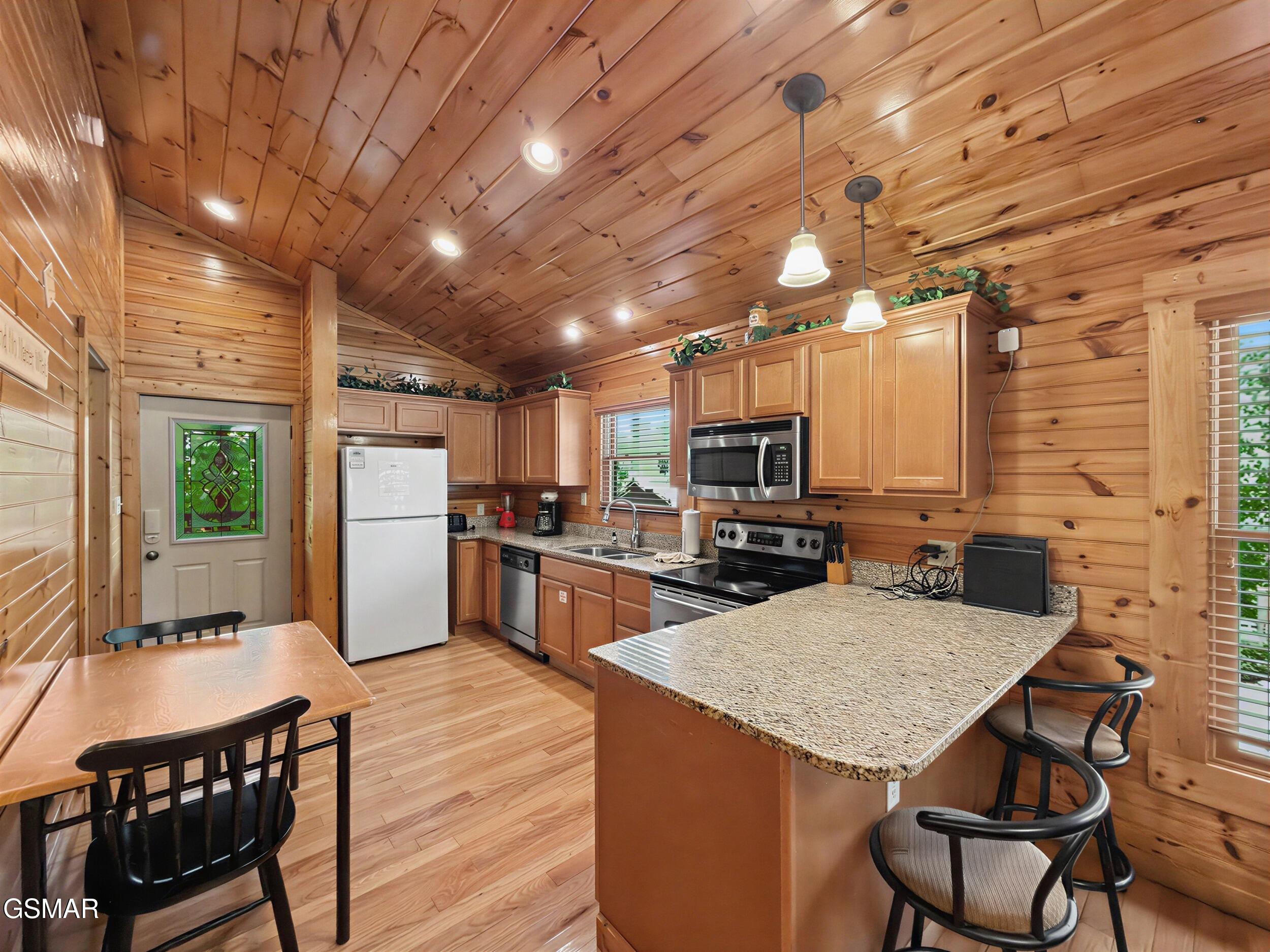 816 Spirit Loop Way Gatlinburg TN 37738