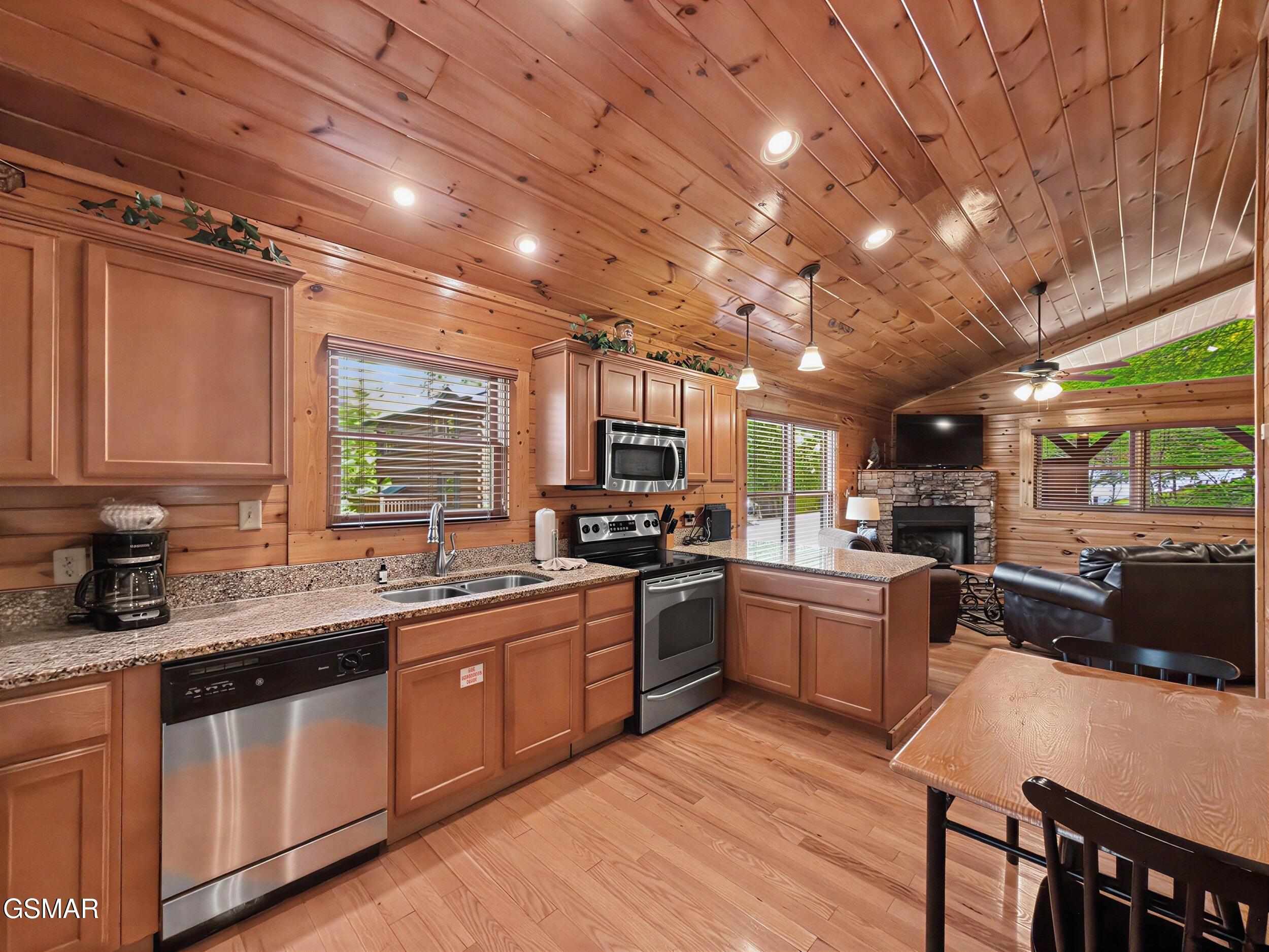 816 Spirit Loop Way Gatlinburg TN 37738