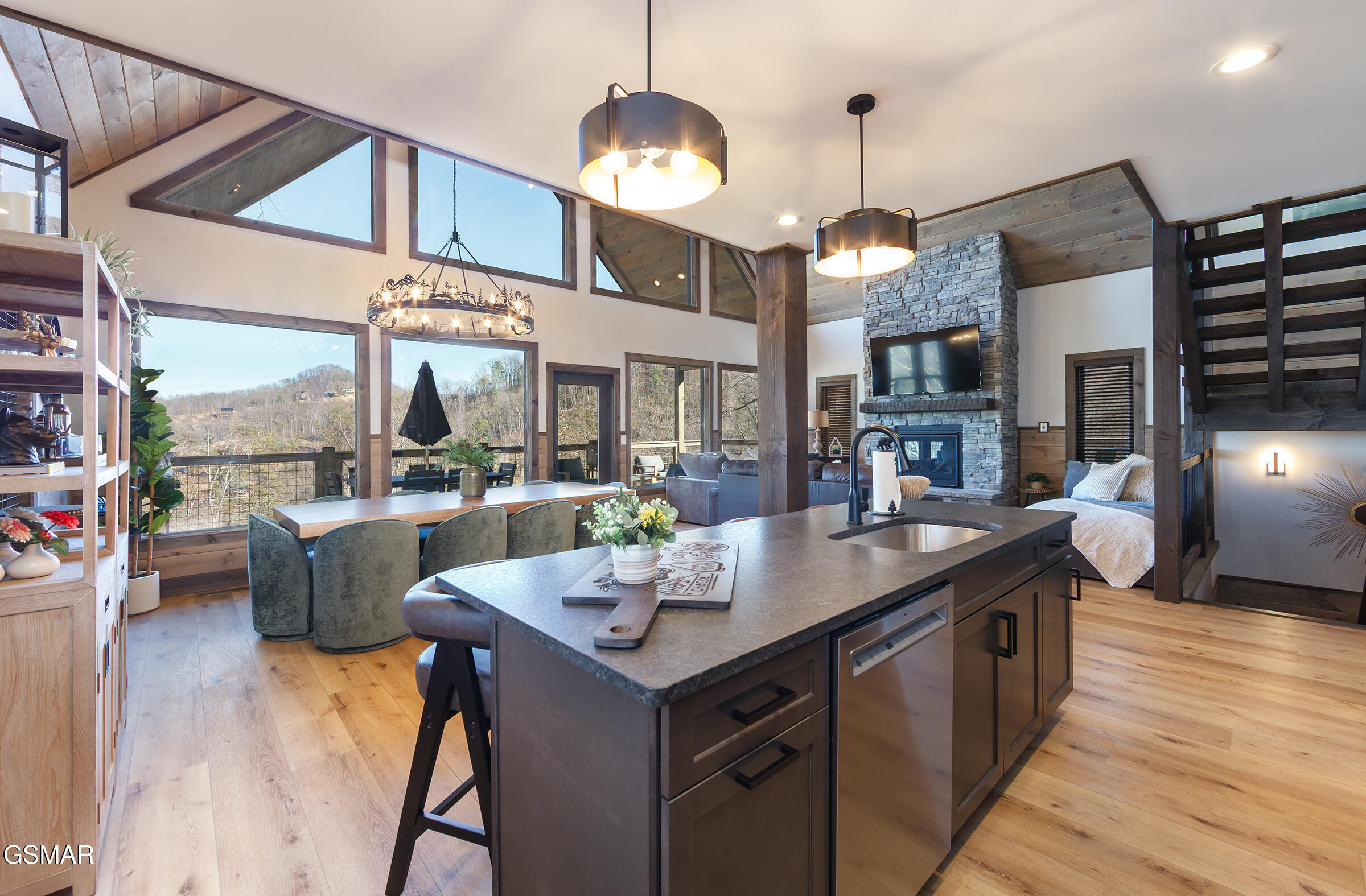 2317 Grey Fox Run Sevierville TN 37862