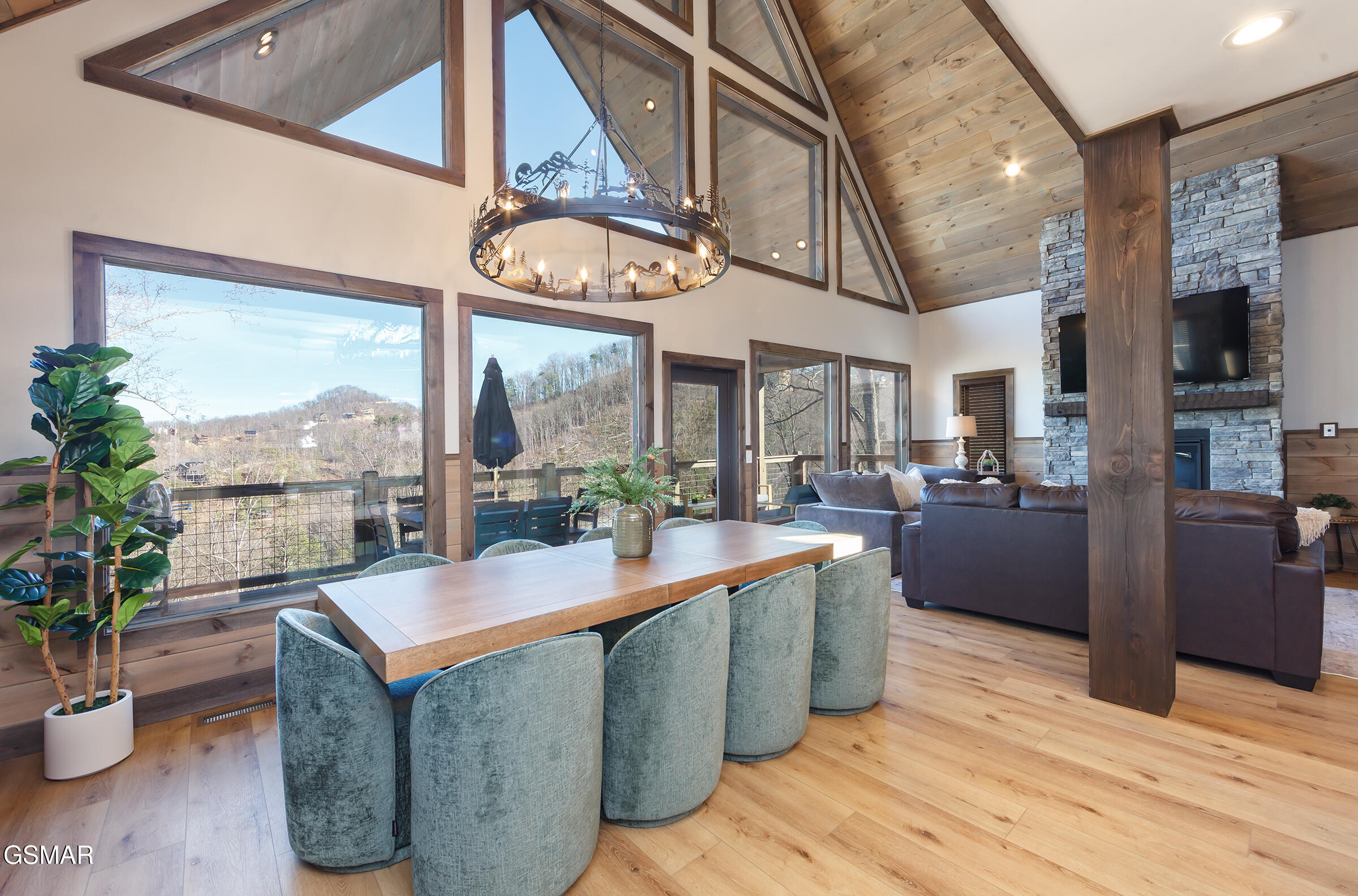 2317 Grey Fox Run Sevierville TN 37862