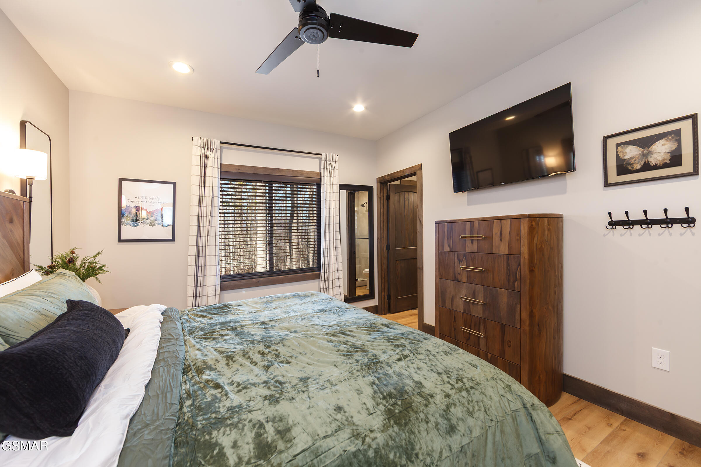 2317 Grey Fox Run Sevierville TN 37862