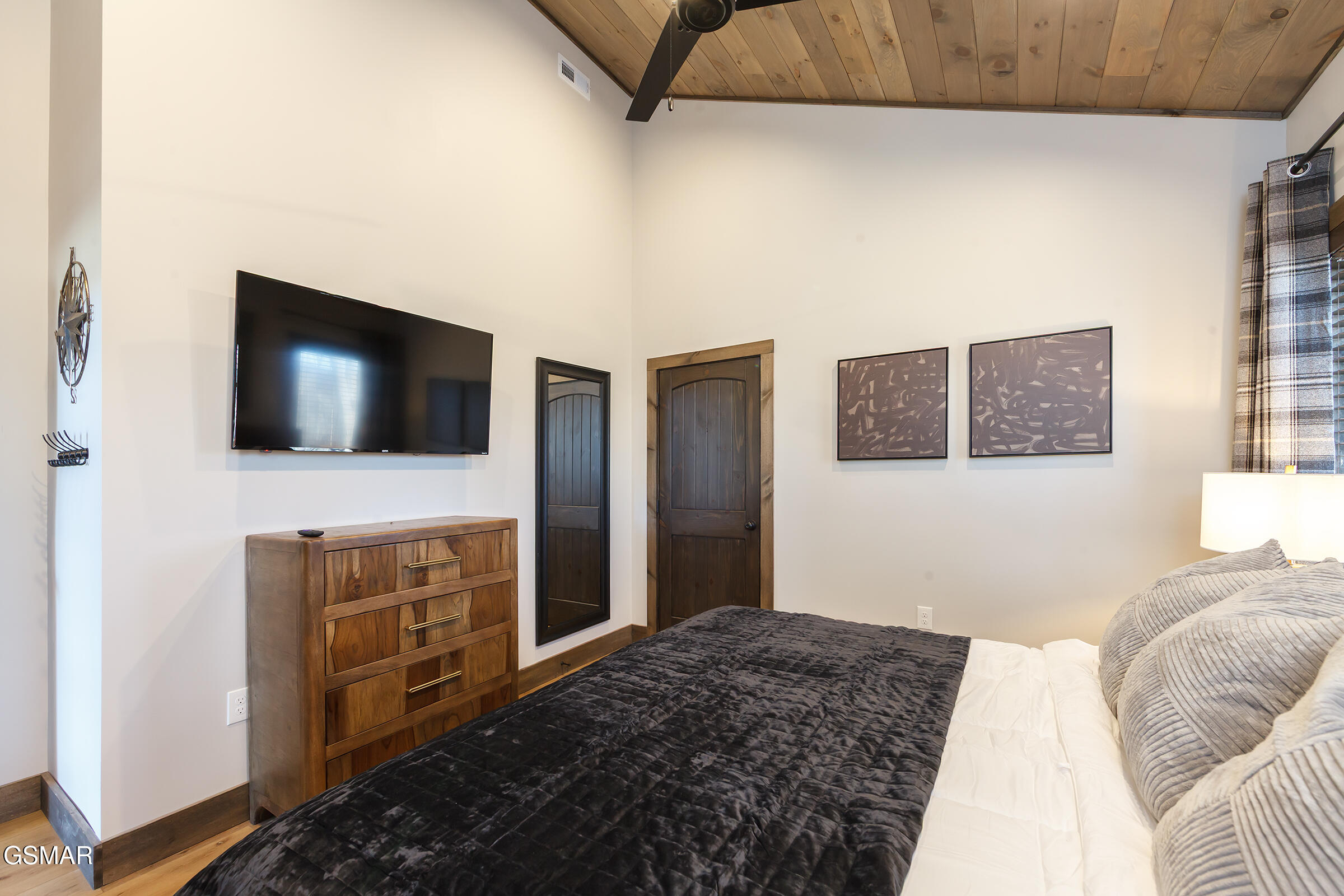 2317 Grey Fox Run Sevierville TN 37862