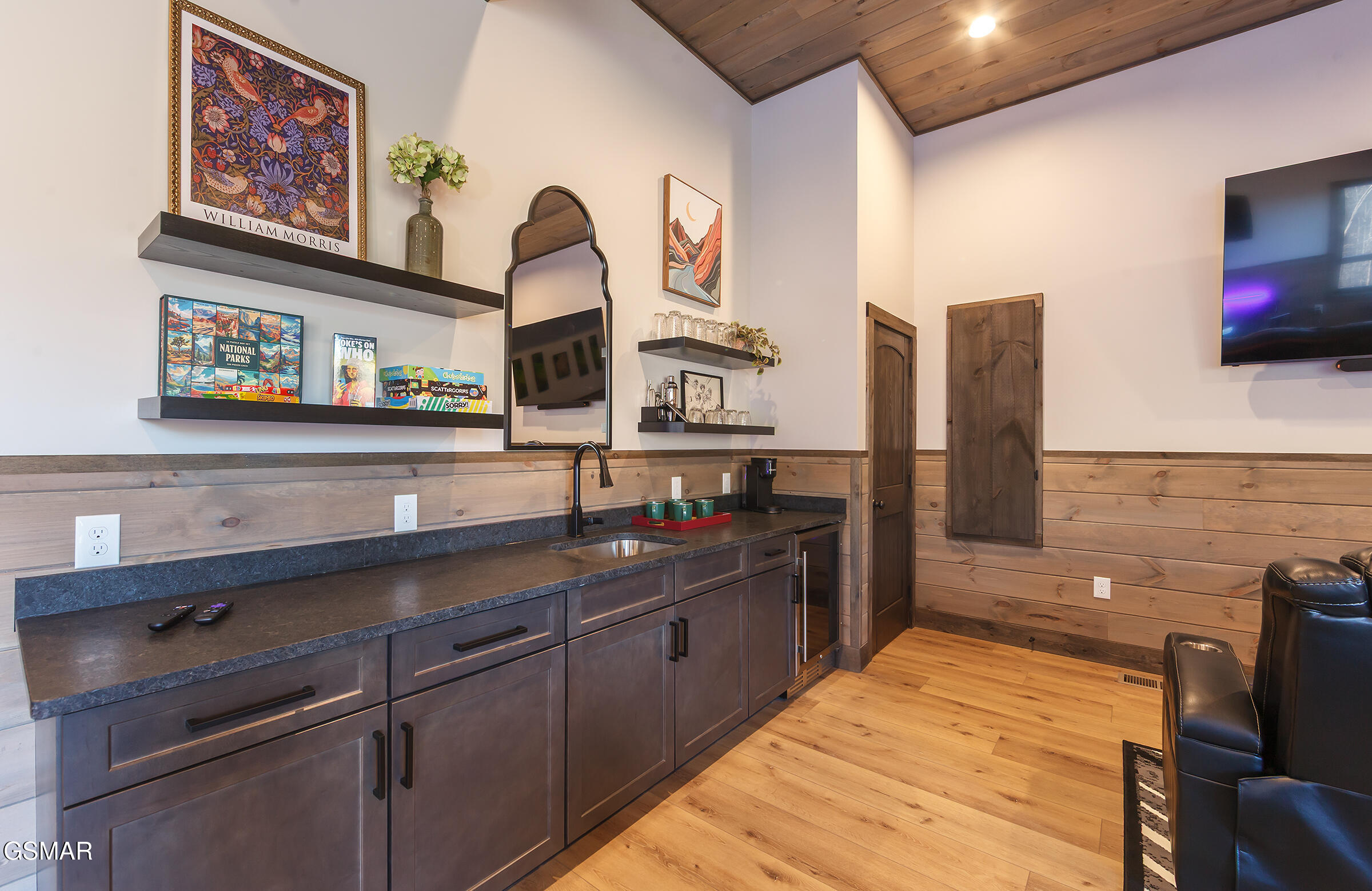 2317 Grey Fox Run Sevierville TN 37862