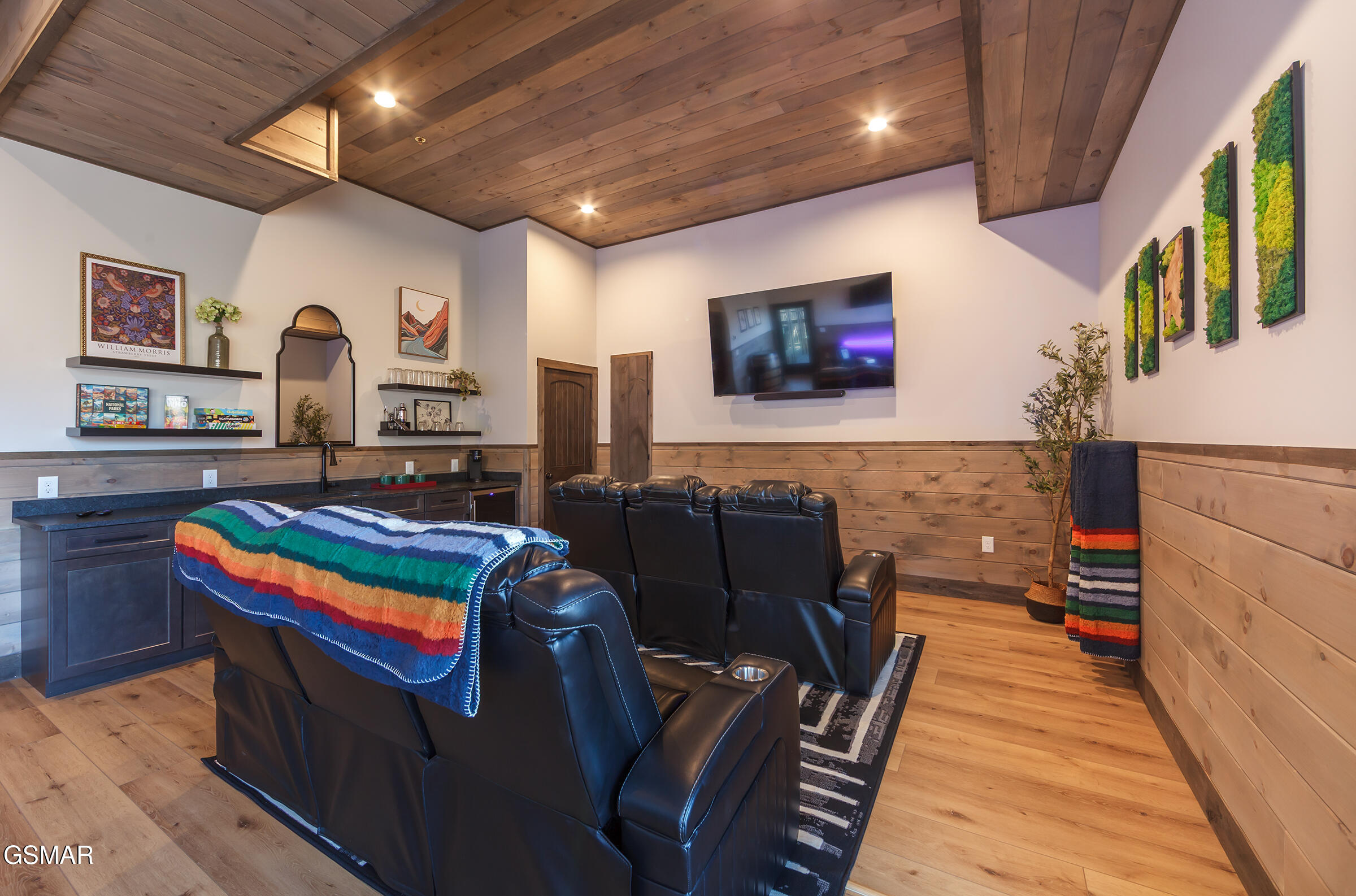 2317 Grey Fox Run Sevierville TN 37862