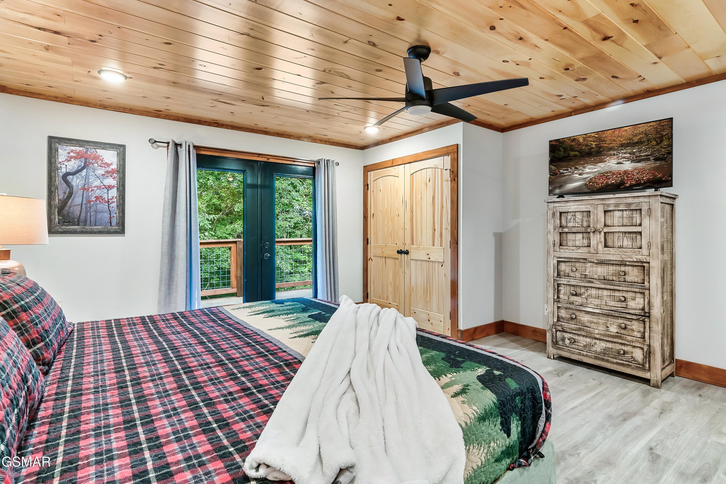 3613 Old Mountain Road Sevierville TN 37876