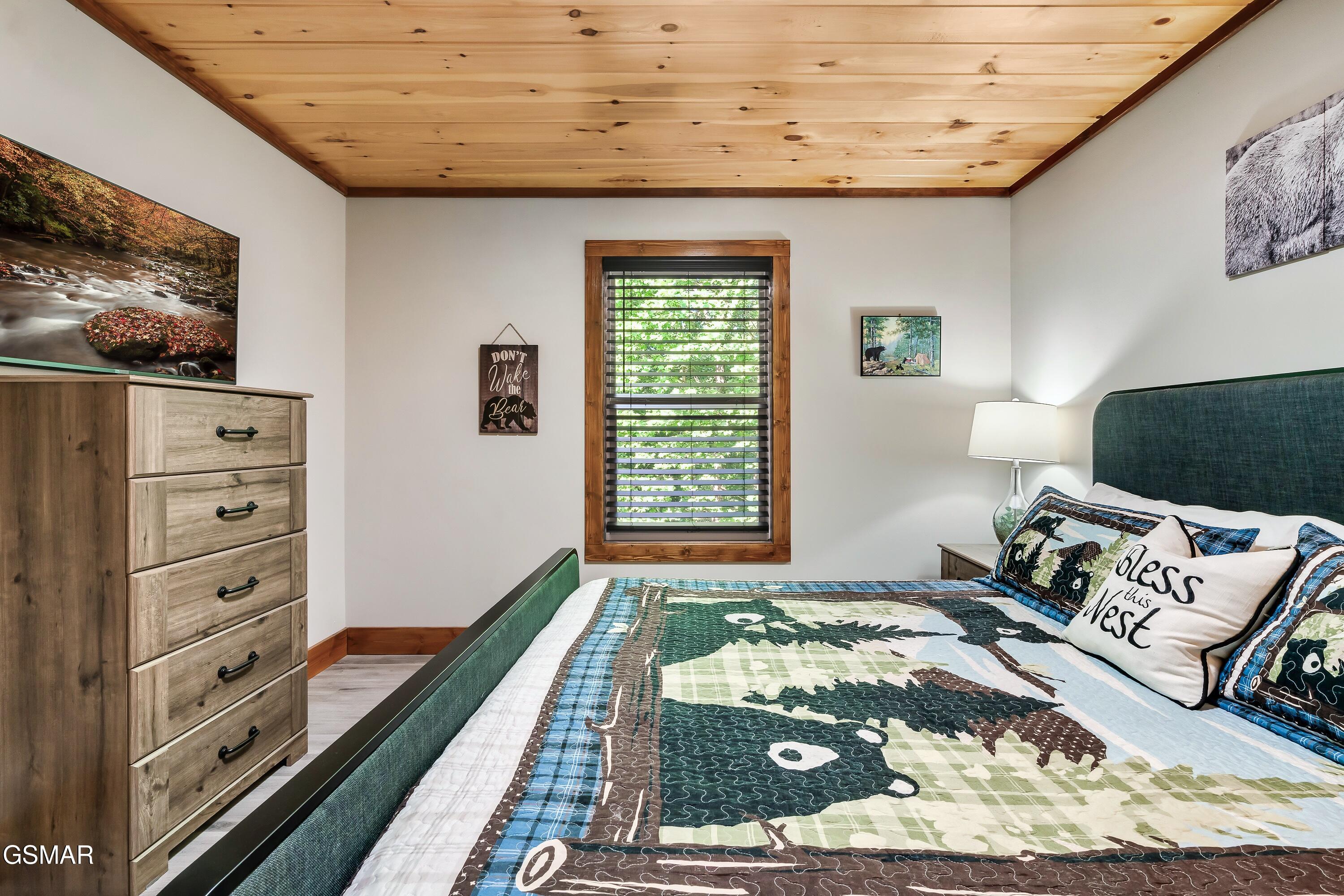 3613 Old Mountain Road Sevierville TN 37876