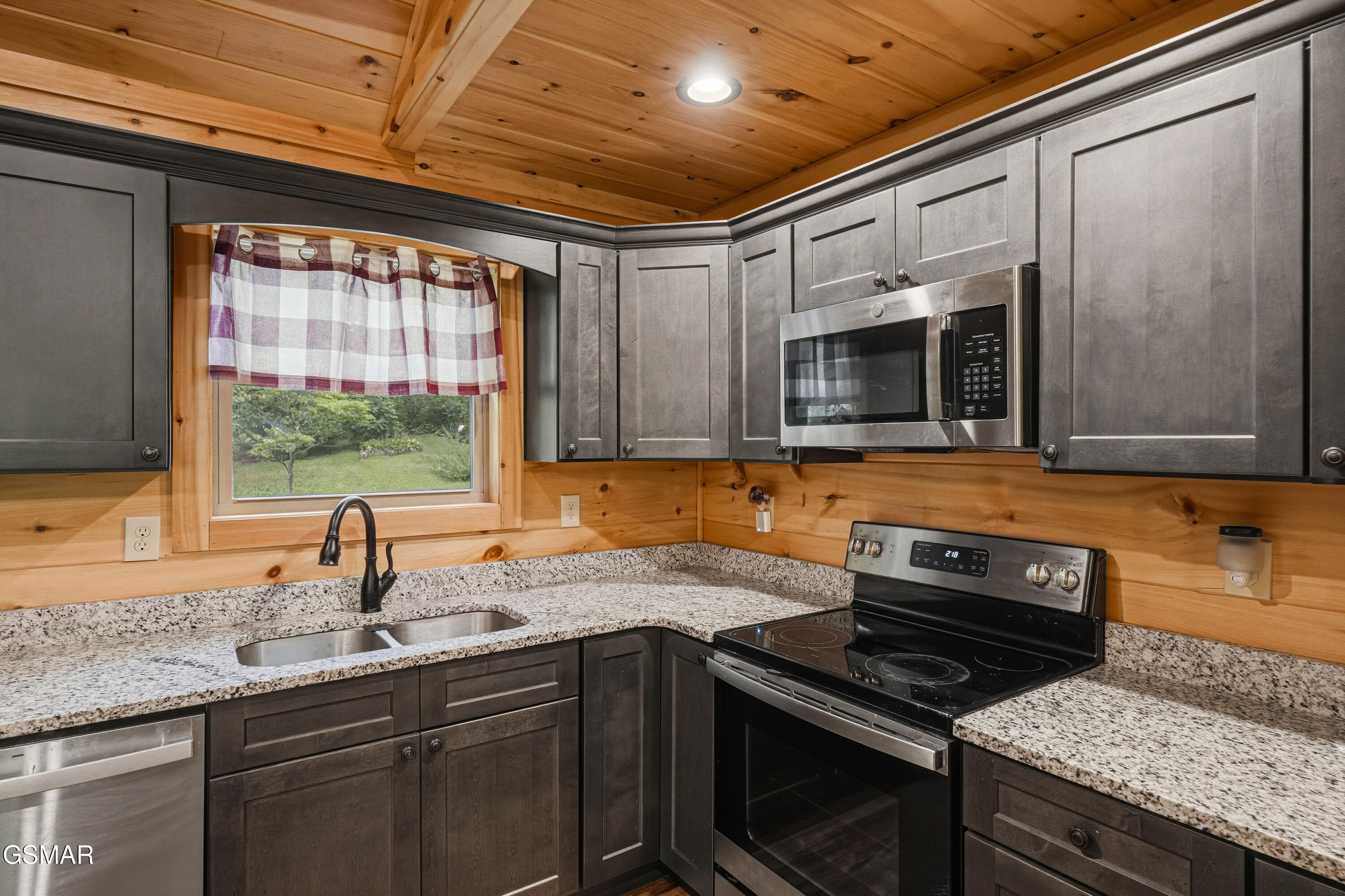4923 Cote Way Cosby TN 37722
