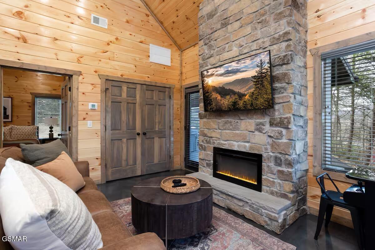 310 Lewis Clabo Road Gatlinburg TN 37738
