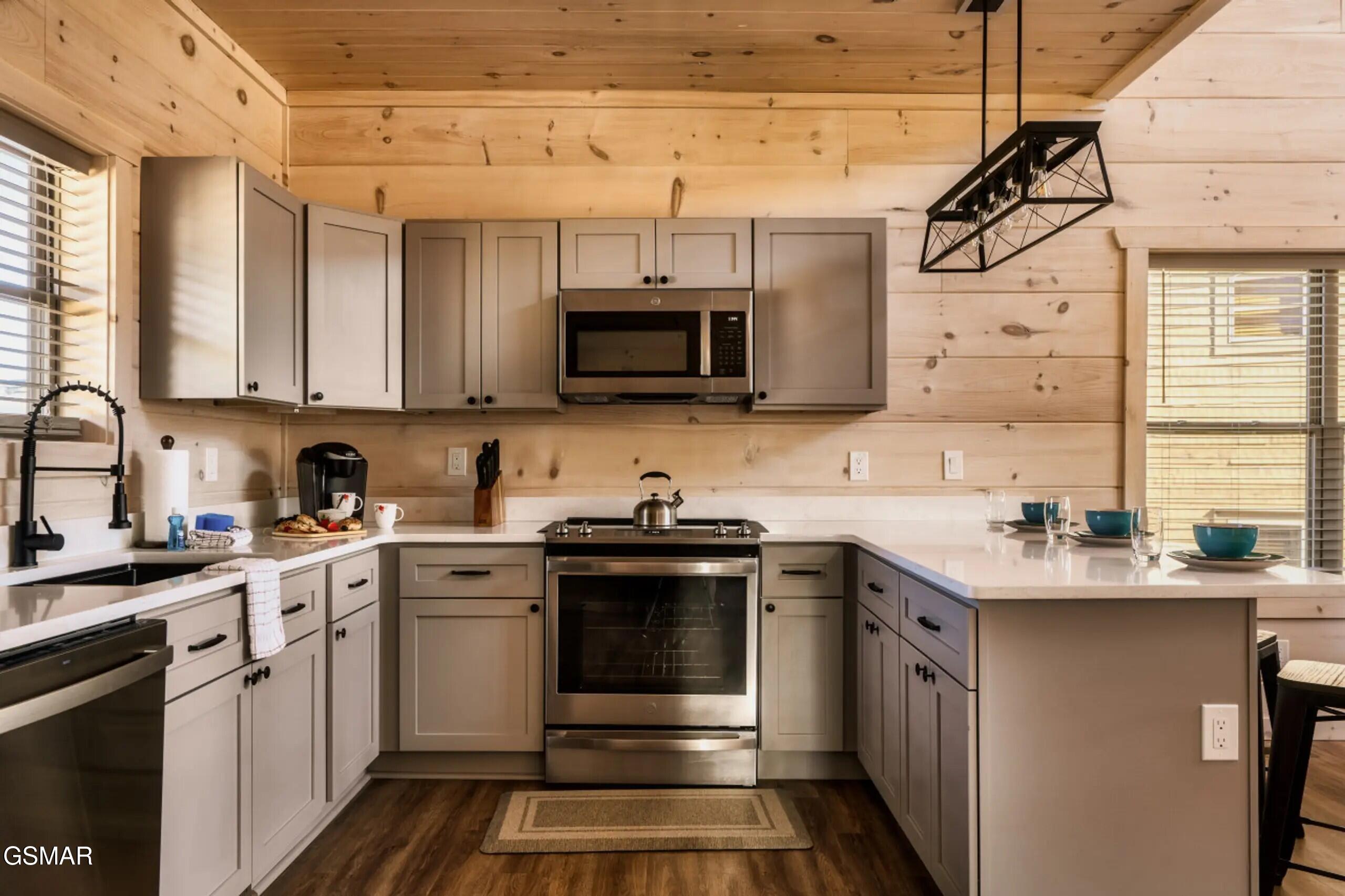 2852 Sequoia Road Pigeon Forge TN 37863