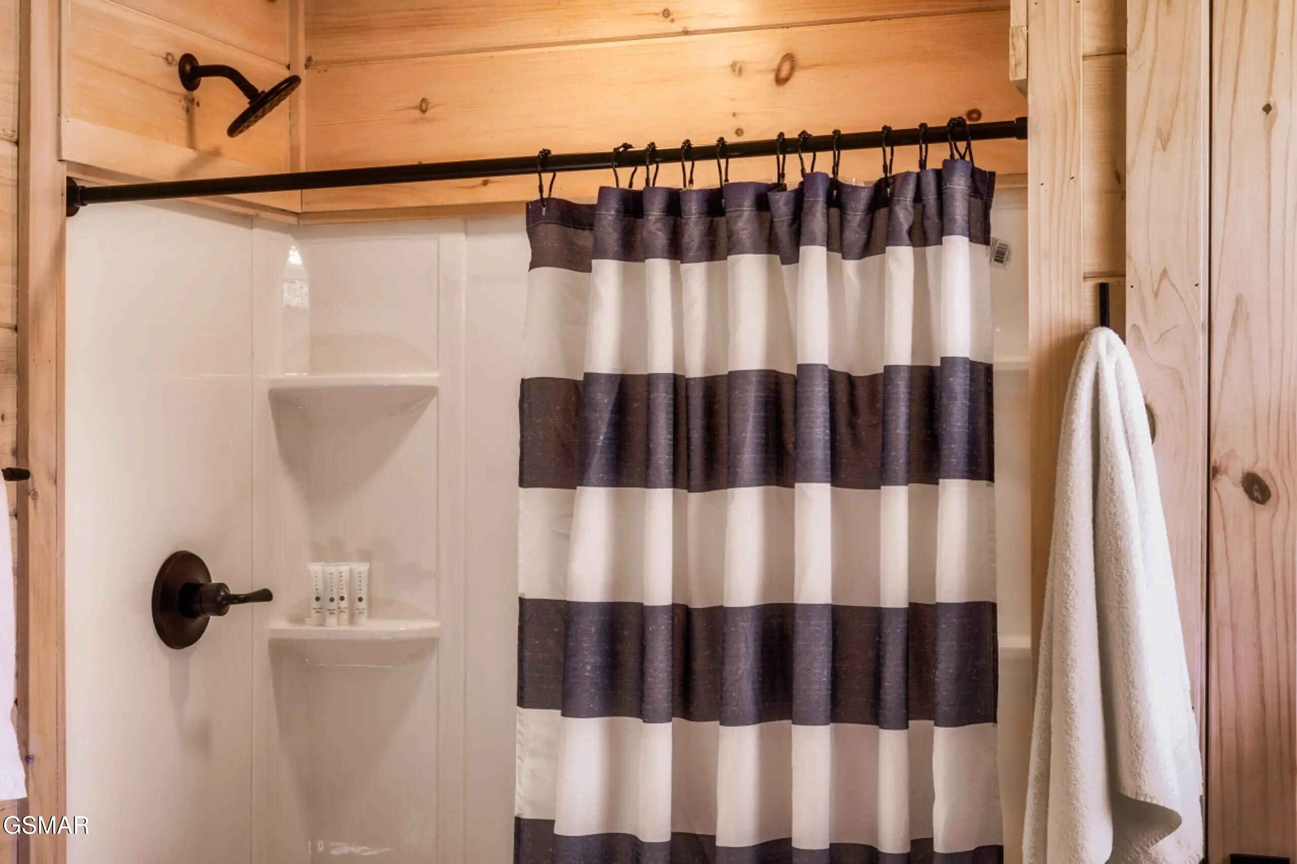 2852 Sequoia Road Pigeon Forge TN 37863