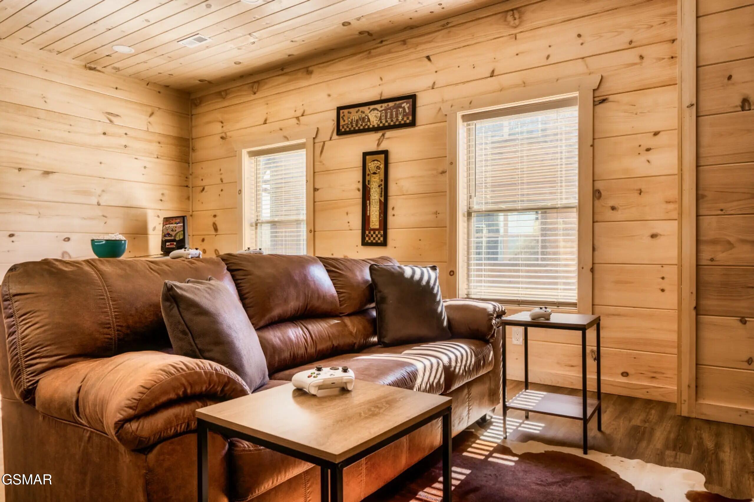 2852 Sequoia Road Pigeon Forge TN 37863