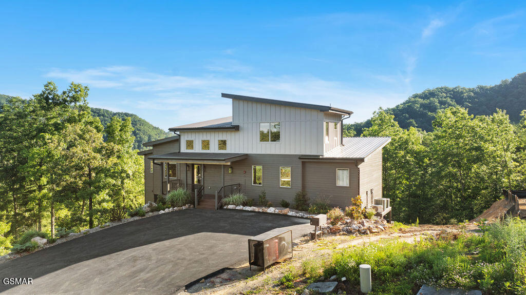 1429 Mountain Ash Way Sevierville TN 37876