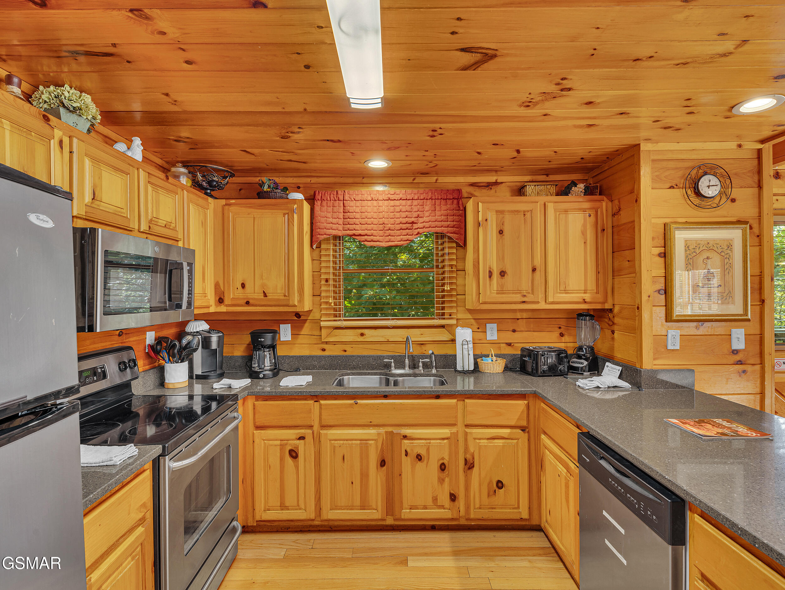 4445 Forest Vista Way Pigeon Forge TN 37863