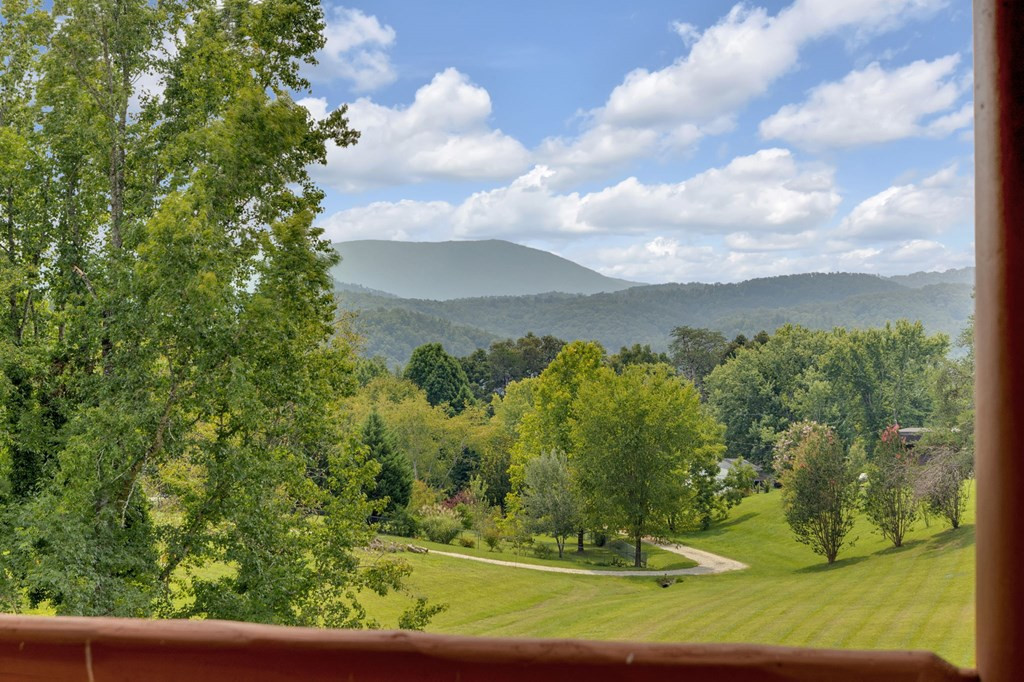 2803 Mary Ridge Farm Road Sevierville TN 37862
