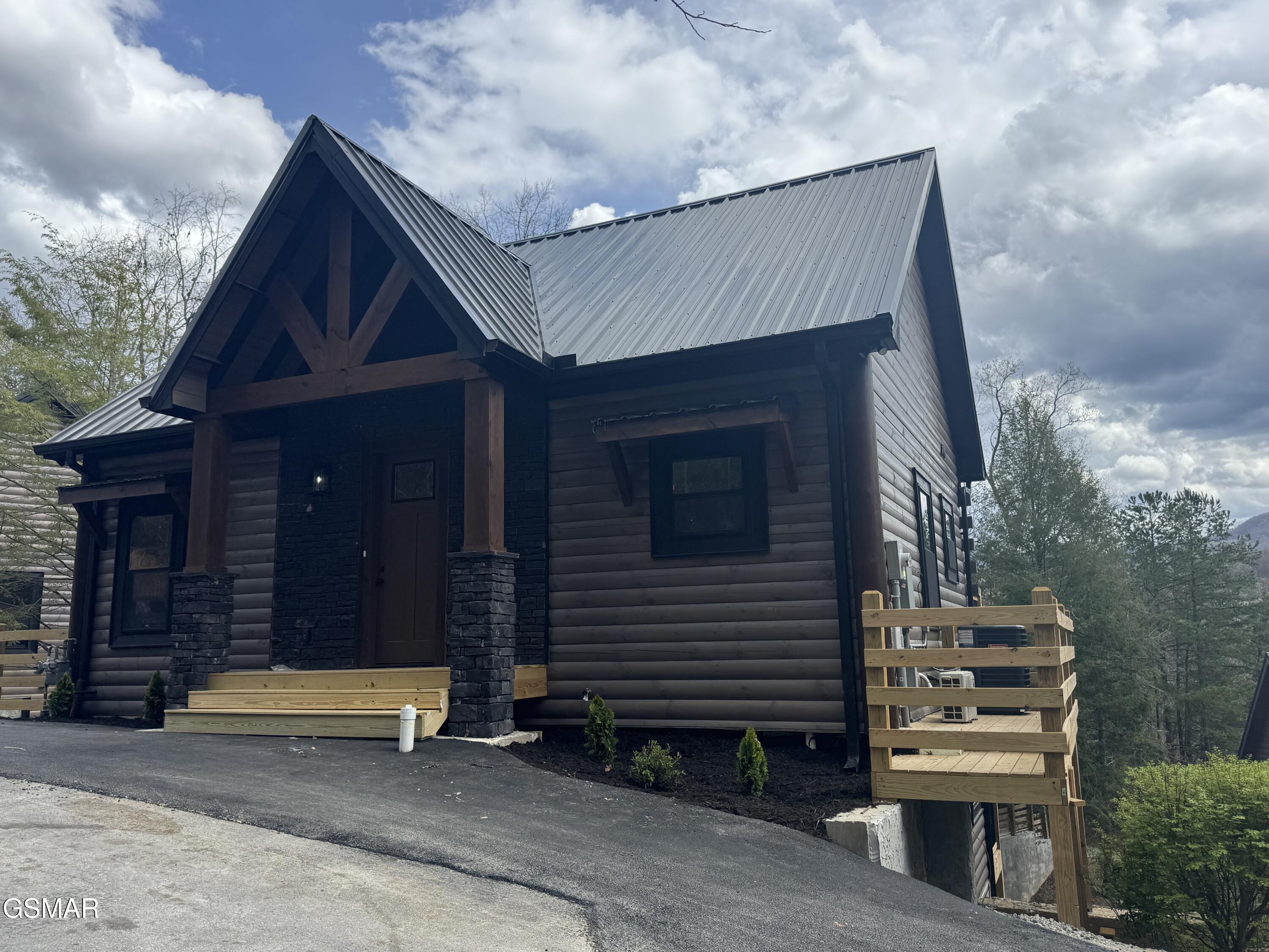 1723 Mountain Shadows Way Gatlinburg TN 37738