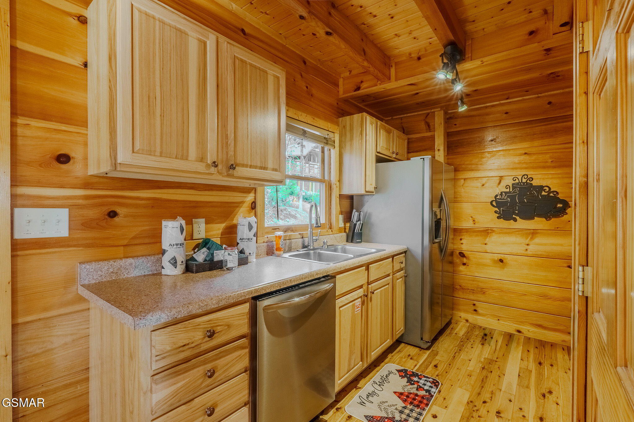 2109 Memory Way Sevierville TN 37876