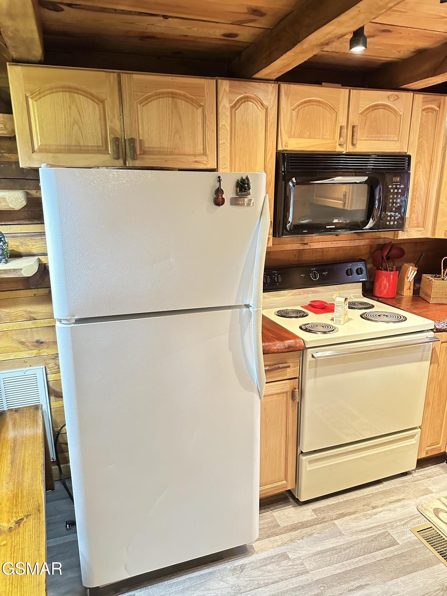 150 Cricket Hollow Way Cosby TN 37722