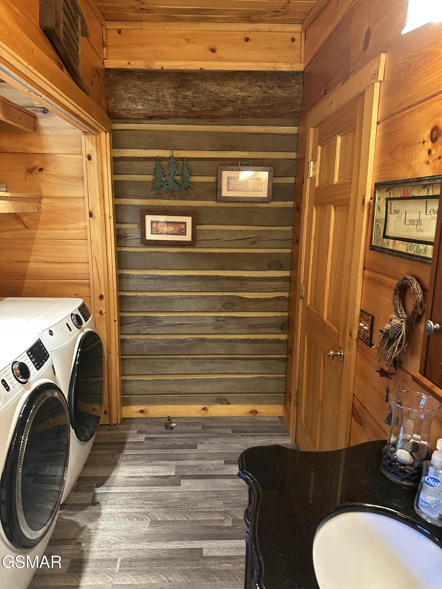 150 Cricket Hollow Way Cosby TN 37722