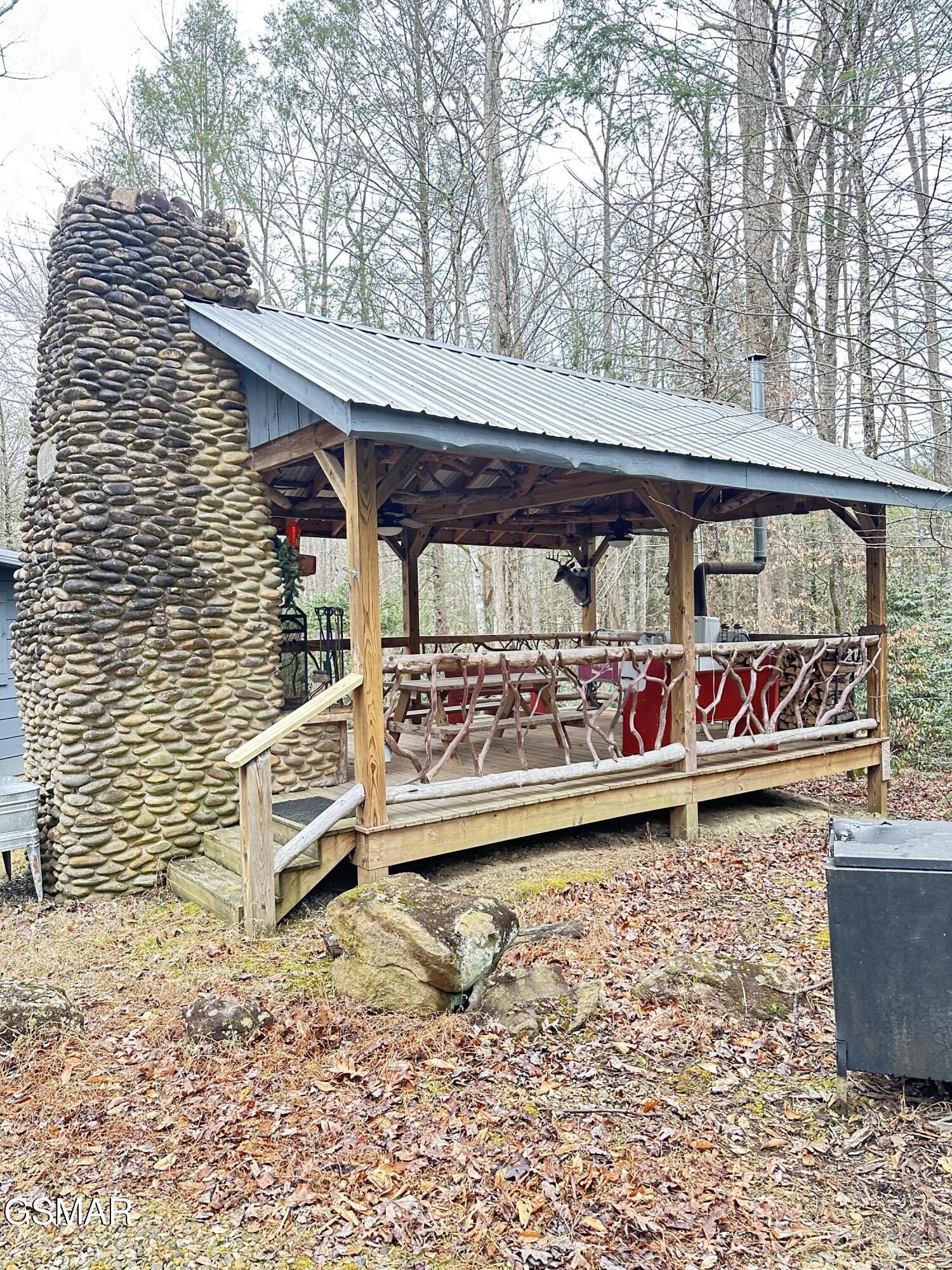 150 Cricket Hollow Way Cosby TN 37722