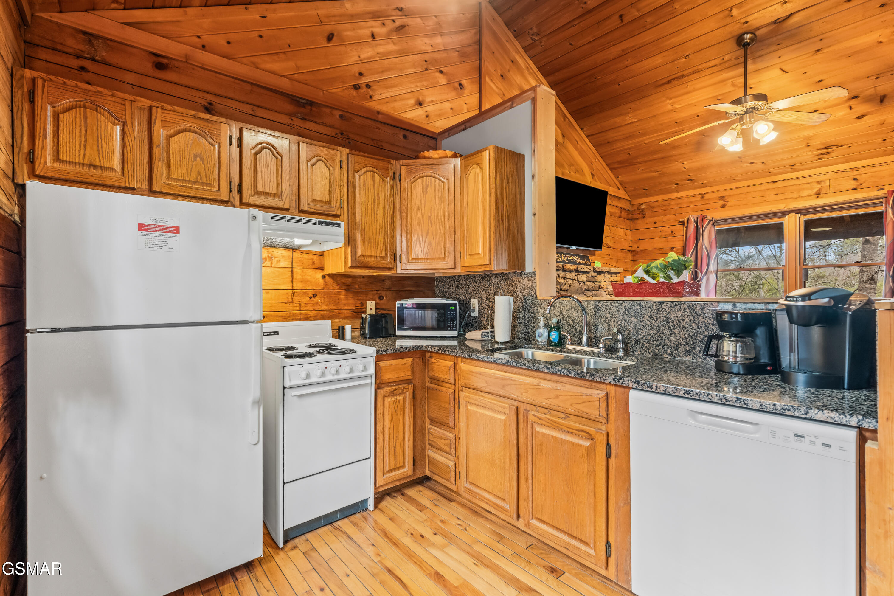 1716 Ridgecrest Drive Sevierville TN 37876