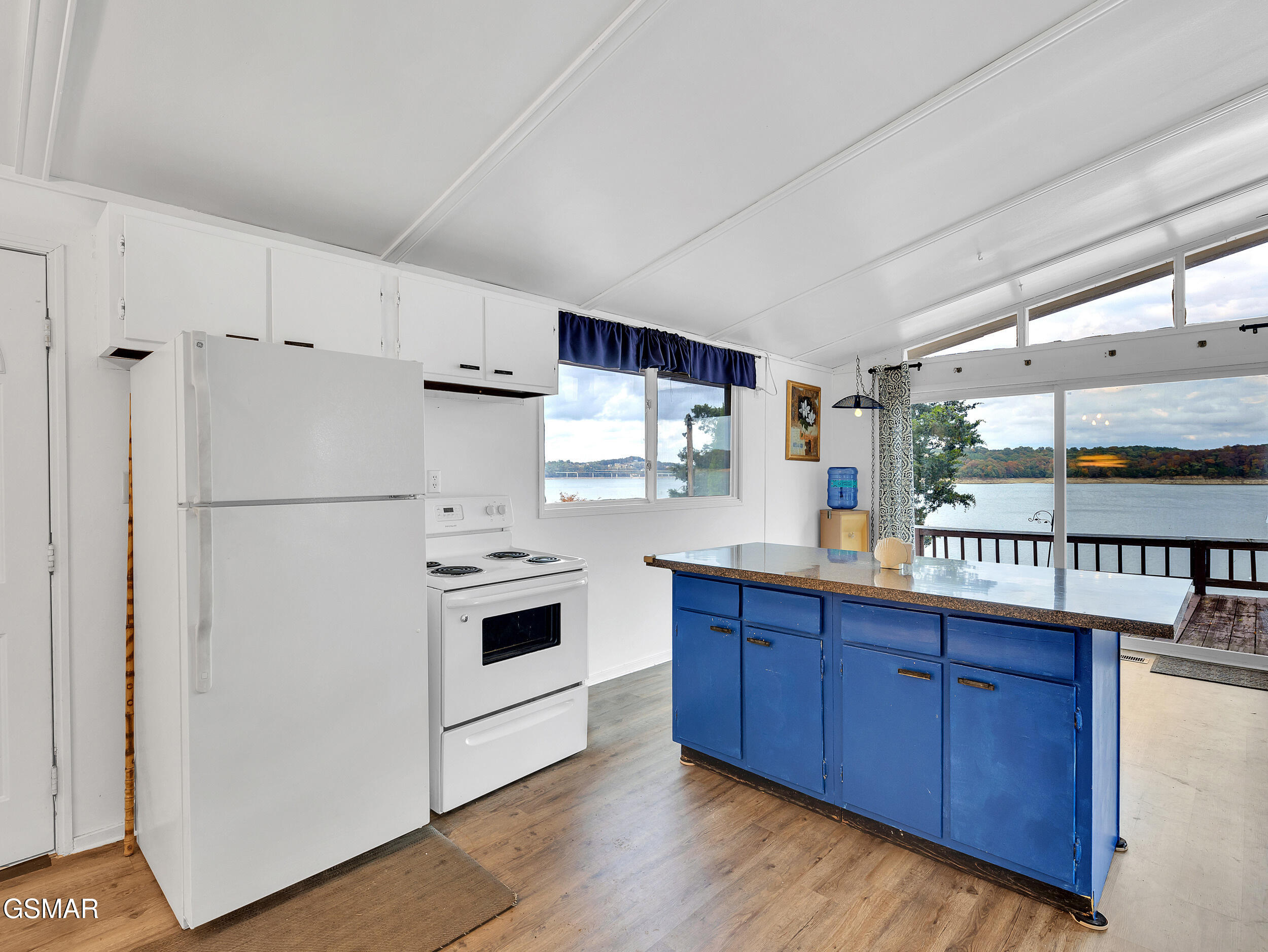 2150 Galloway Island Drive Dandridge TN 37725