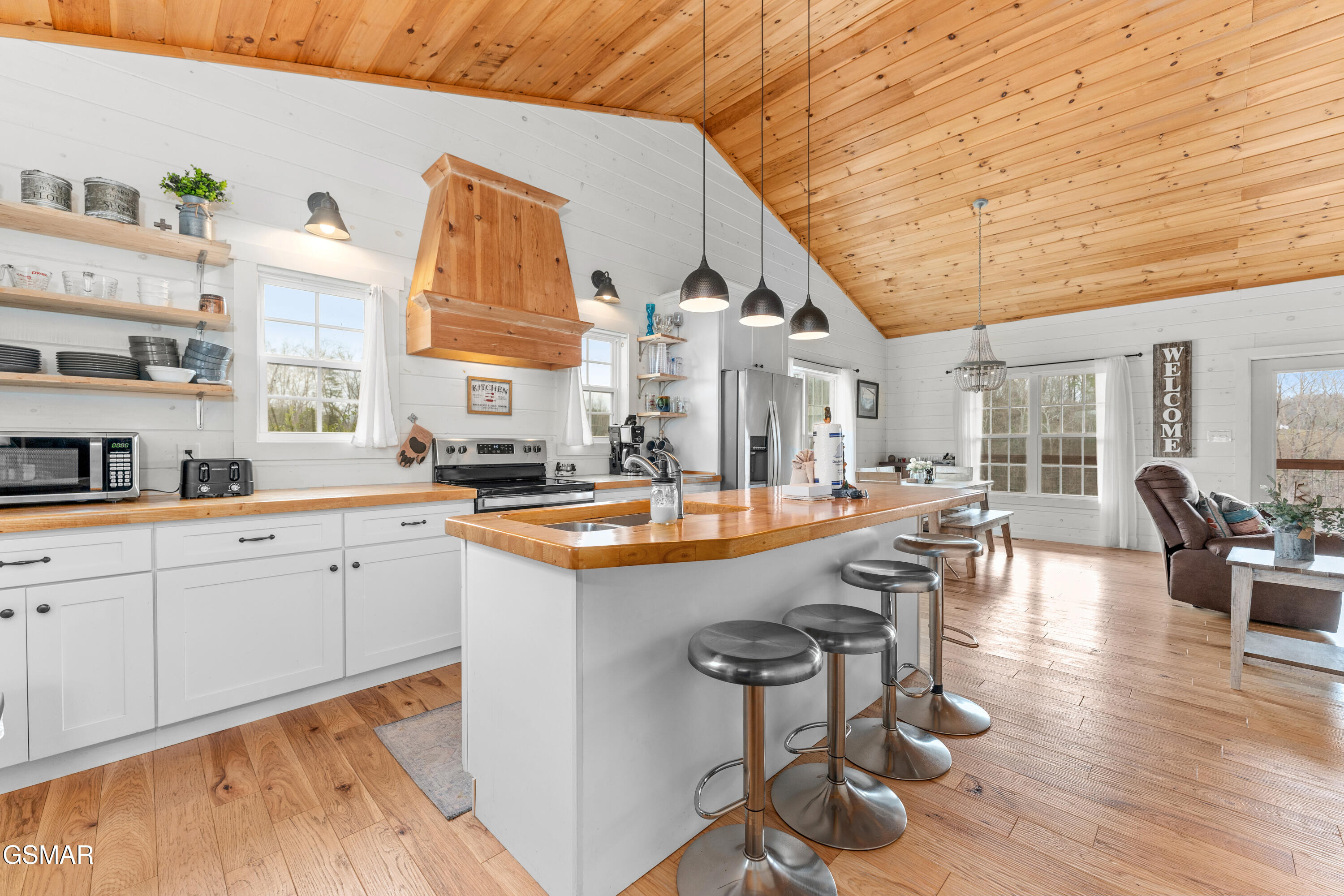 1131 Sanctuary Shores Way Sevierville TN 37876